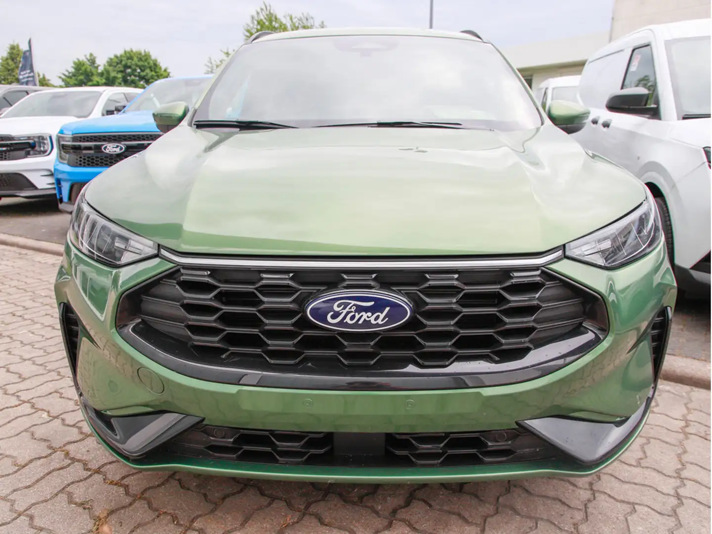 Ford Kuga 1,5 l EcoBoost ST-Line LENKRADHZ. LED Verde - 2