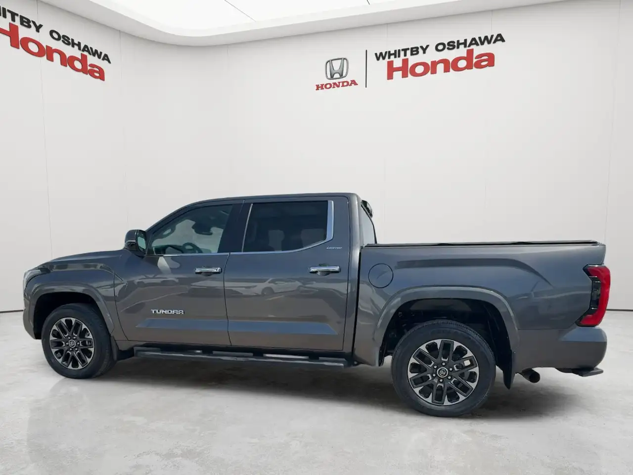 Toyota Tundra снимка Toyota Tundra