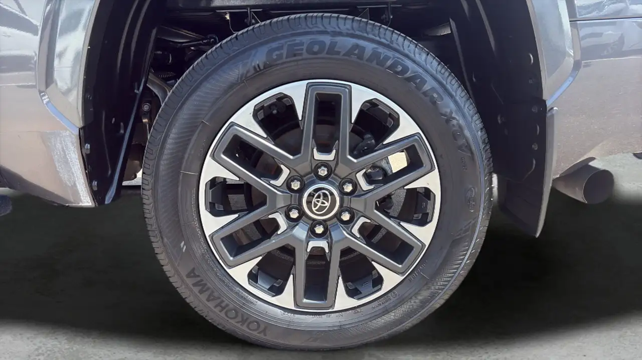 Toyota Tundra снимка Toyota Tundra