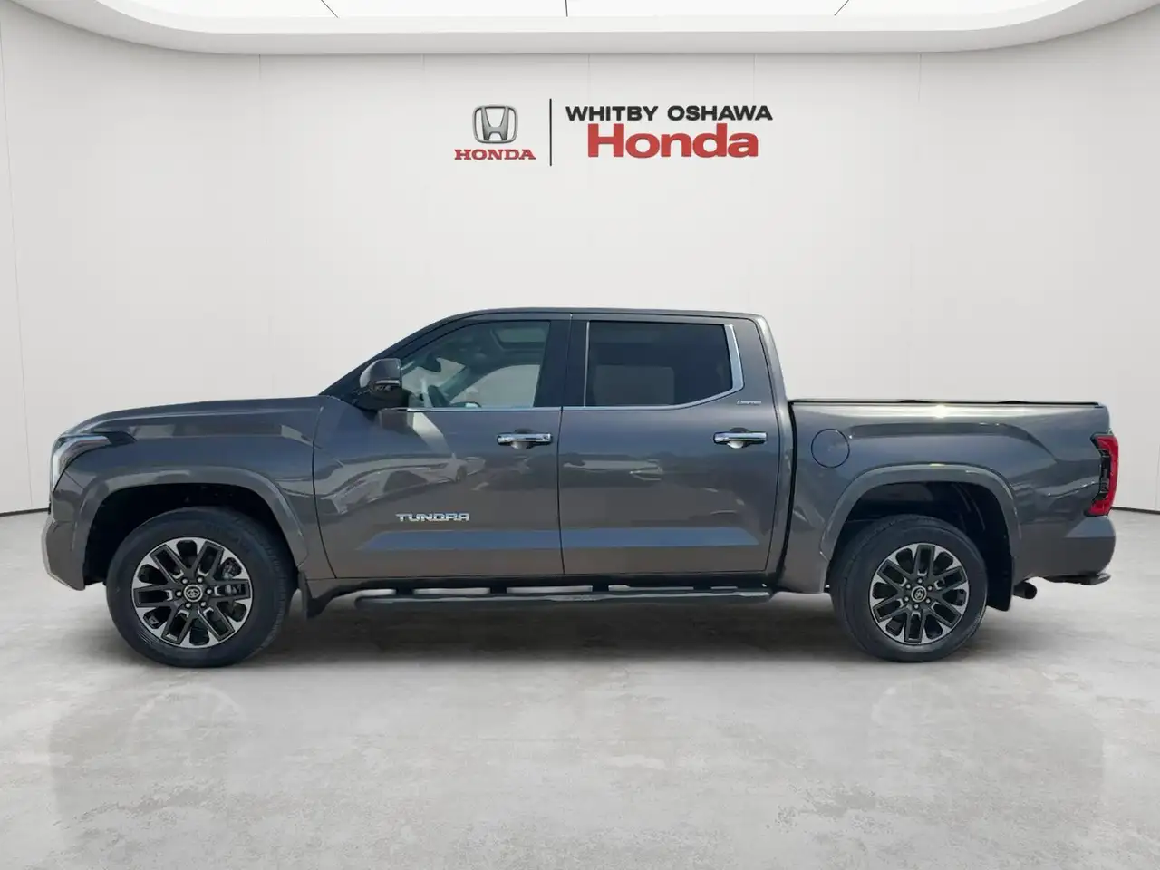 Toyota Tundra снимка Toyota Tundra