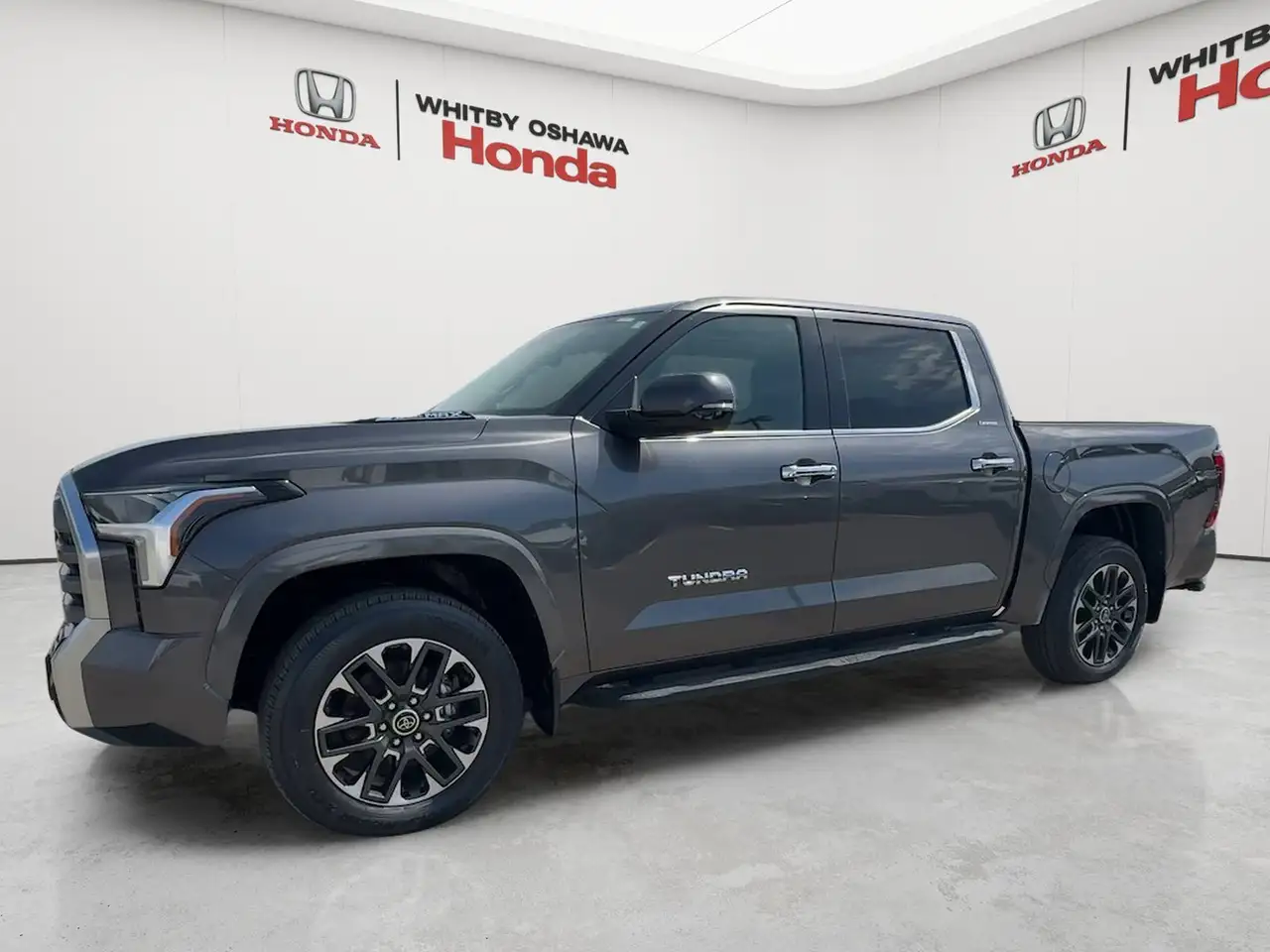 Toyota Tundra снимка Toyota Tundra