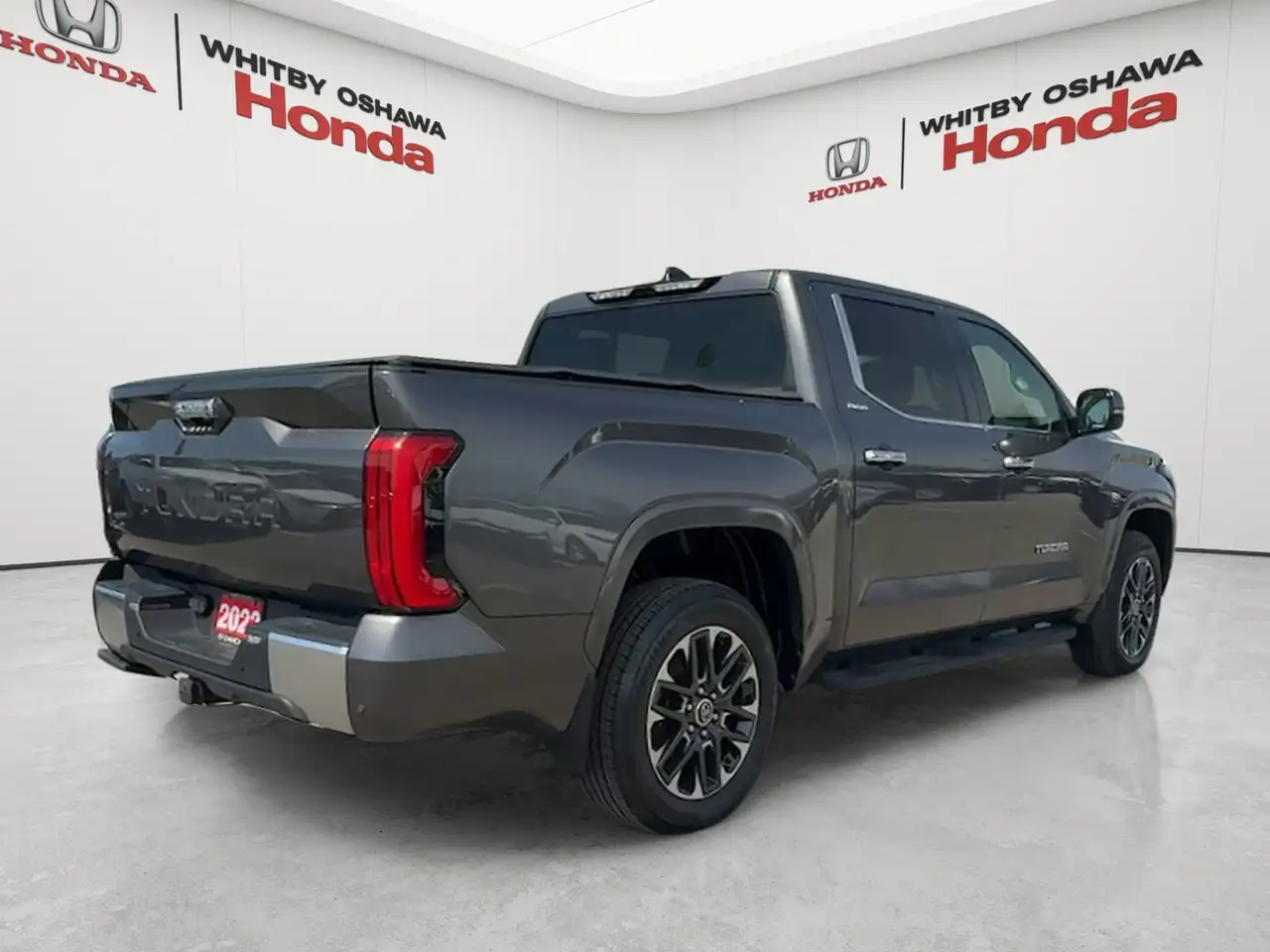 Toyota Tundra снимка Toyota Tundra