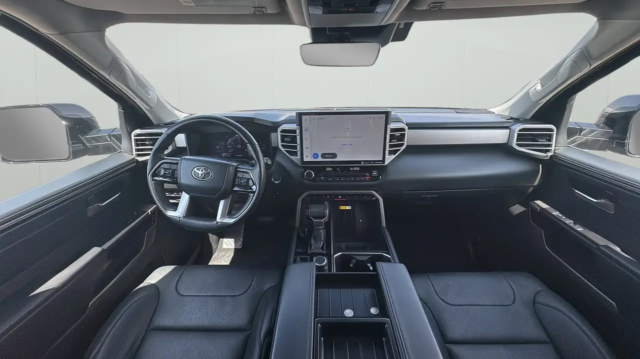 Toyota Tundra снимка Toyota Tundra