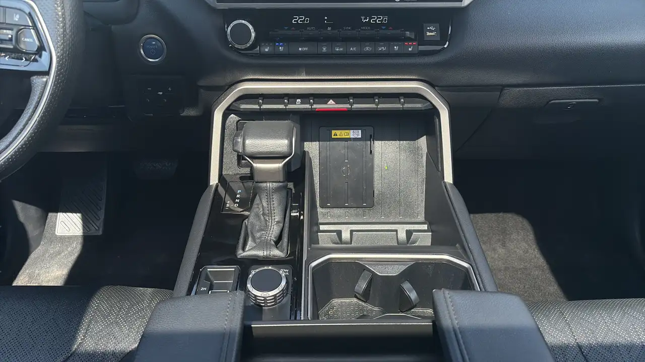 Toyota Tundra снимка Toyota Tundra