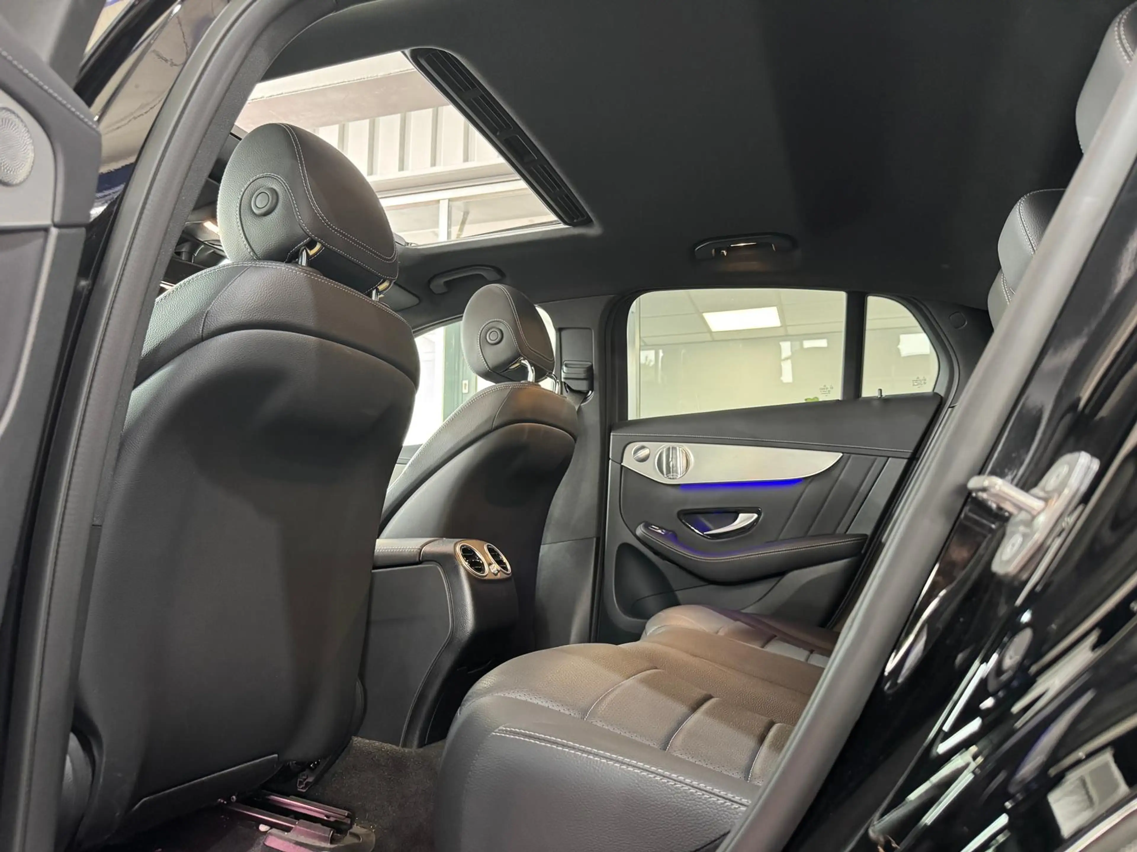 Mercedes-Benz GLC 400 GLC400d Coupé 4M AMG-LINE BURMEST 360° PANO LED — photo 25