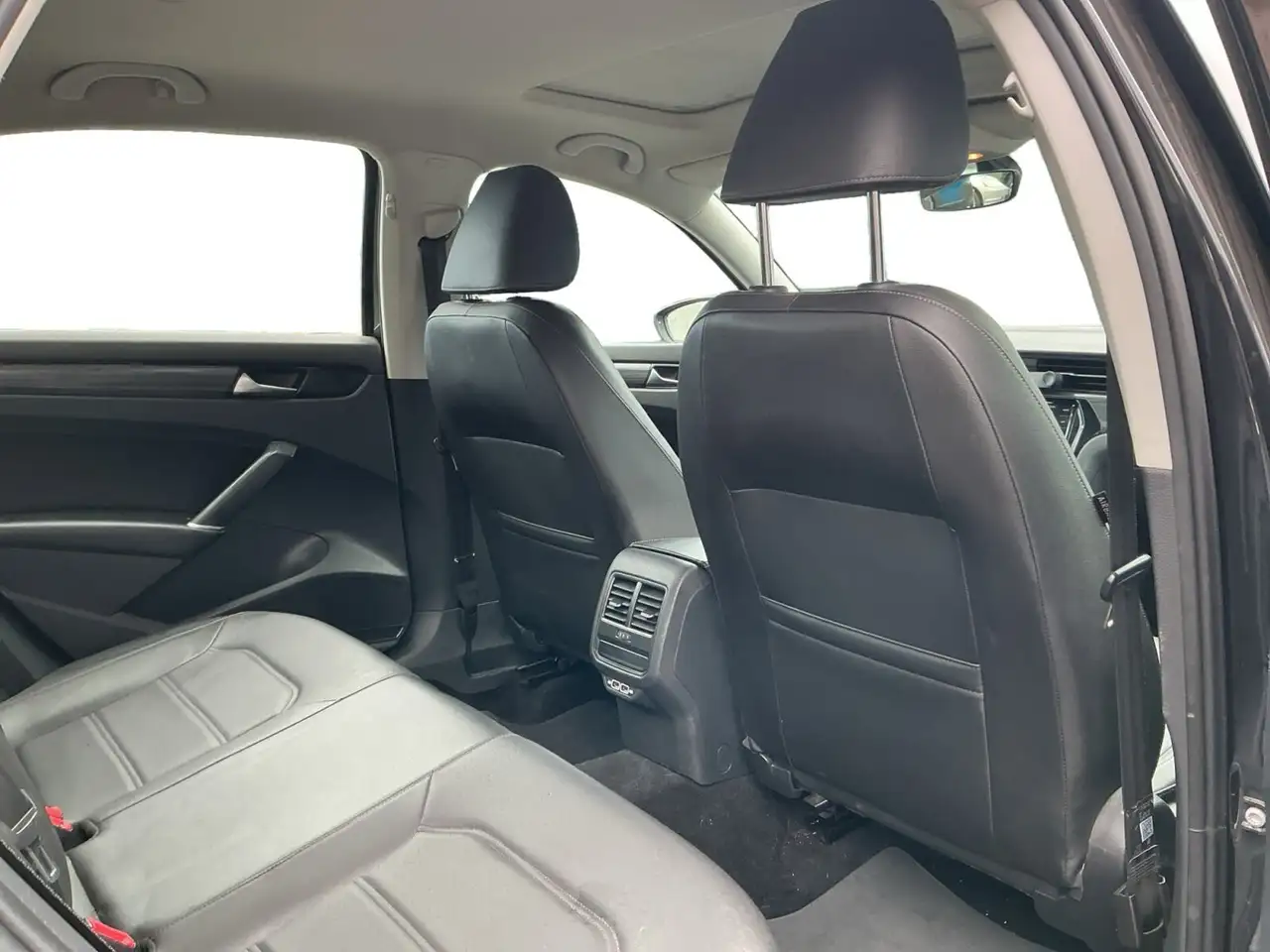 Volkswagen Passat снимка Volkswagen Passat