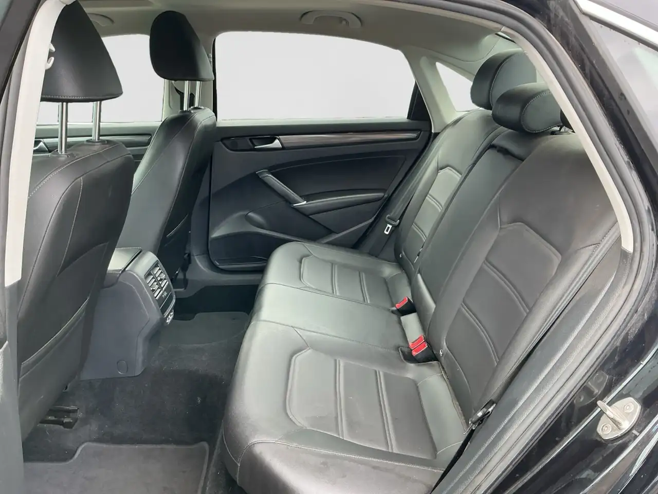 Volkswagen Passat снимка Volkswagen Passat