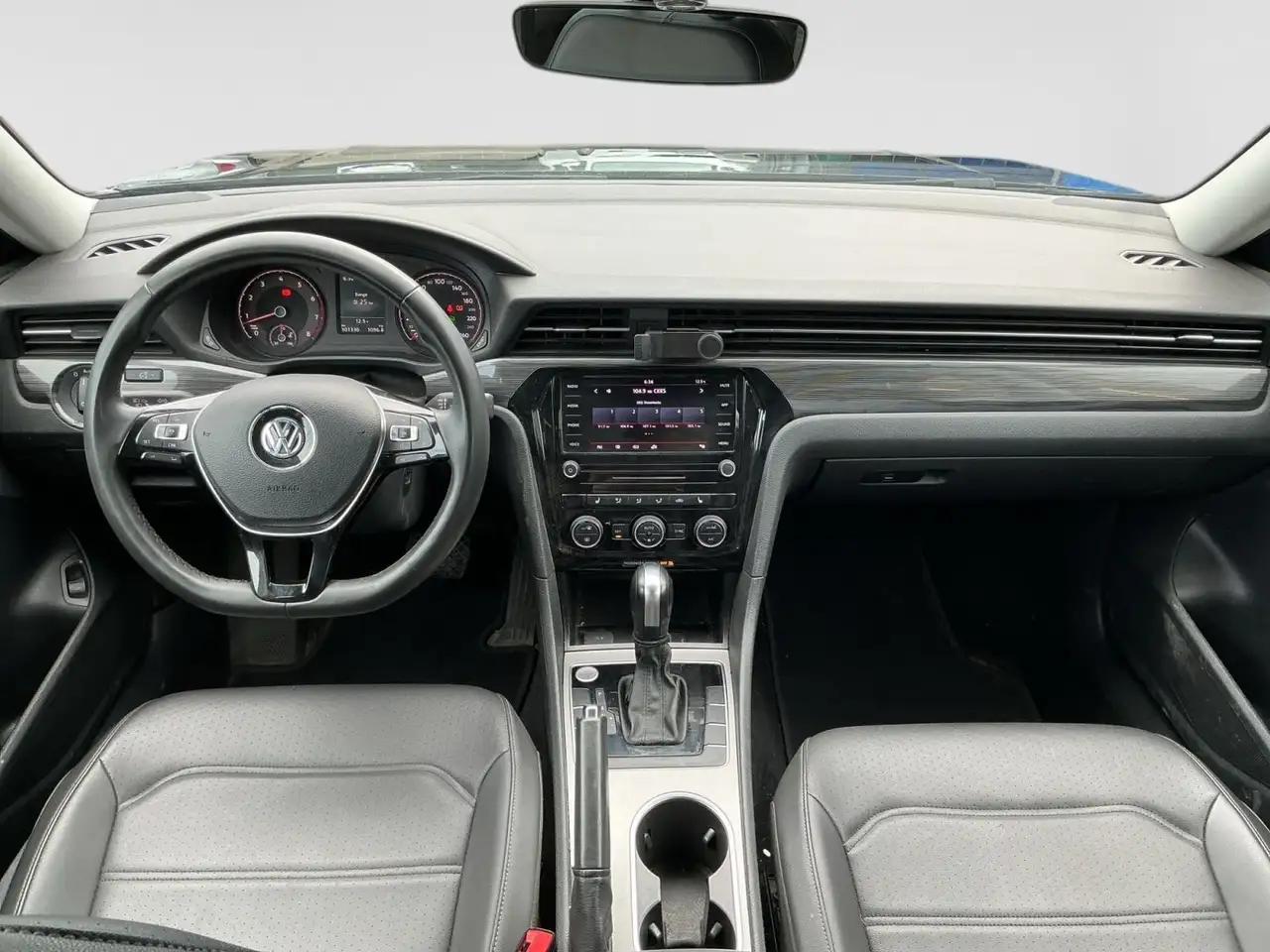 Volkswagen Passat снимка Volkswagen Passat