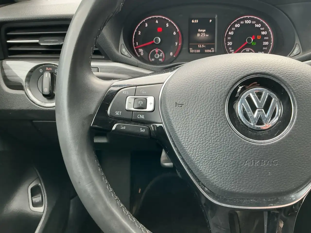 Volkswagen Passat снимка Volkswagen Passat