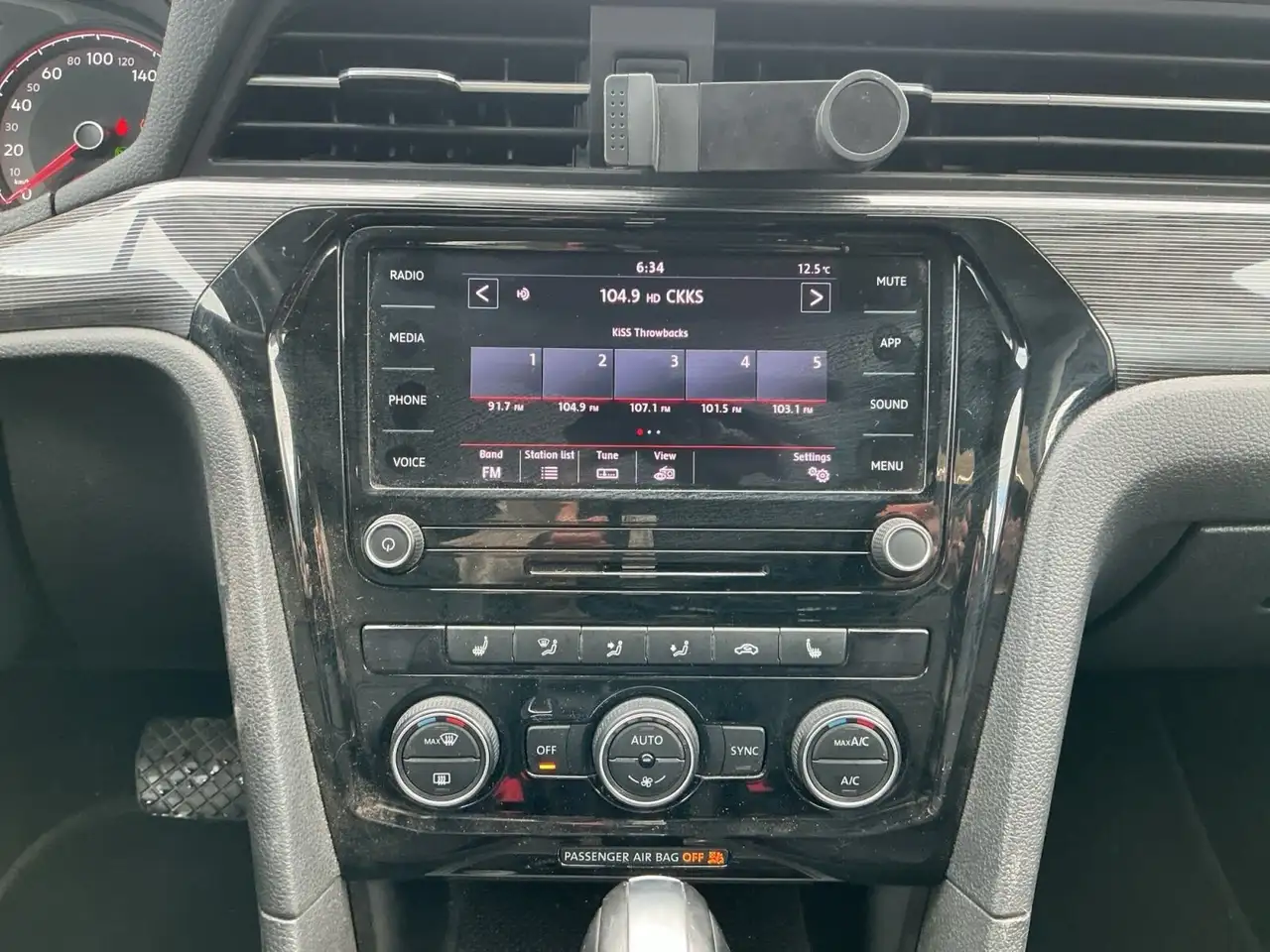 Volkswagen Passat снимка Volkswagen Passat