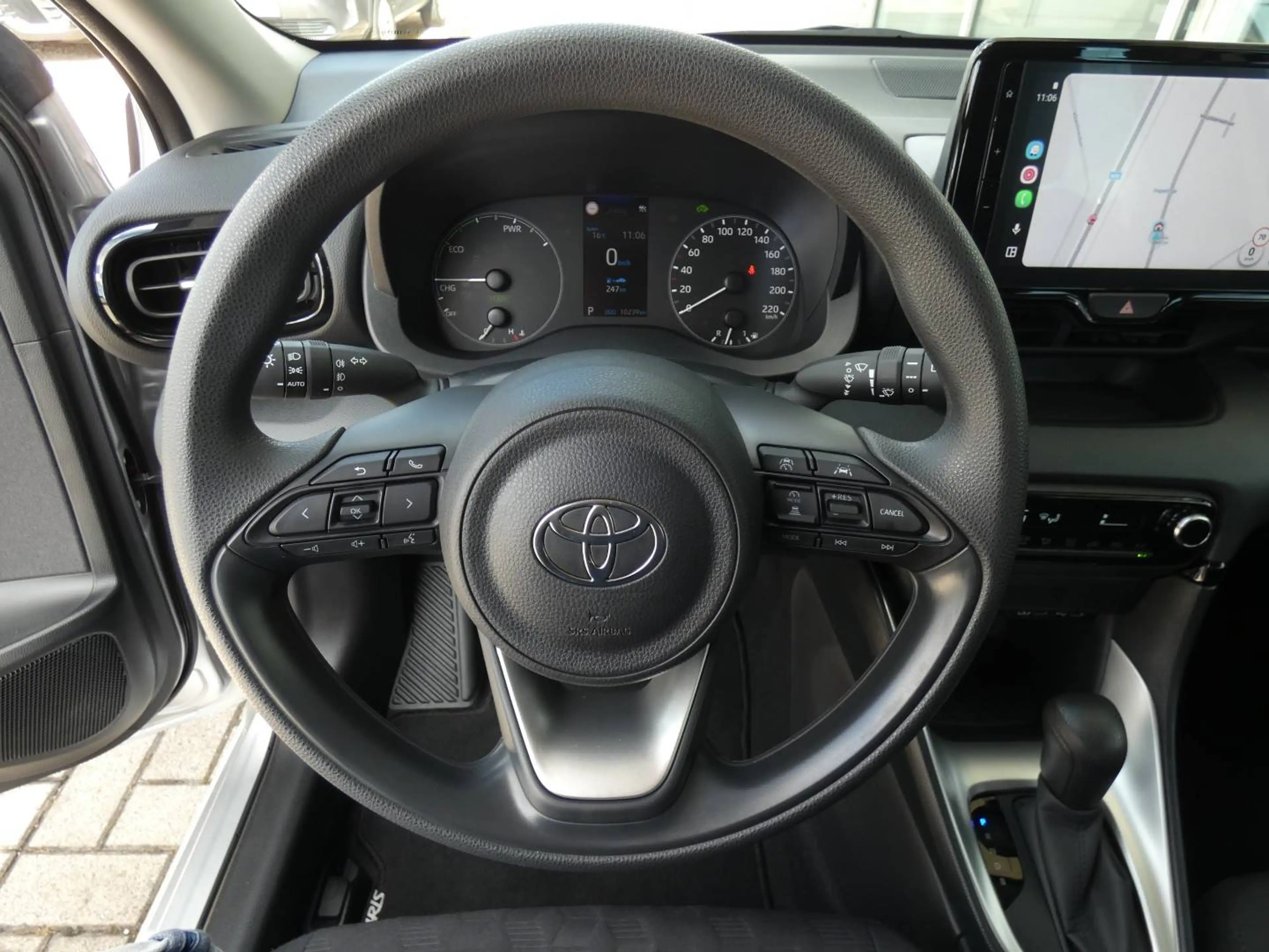 Toyota Yaris Hybrid Dynamic +Apple carplay +Android auto +Parkeercamera +Lichtmetalen velgen +Mistlampen voor *2024* — photo 11