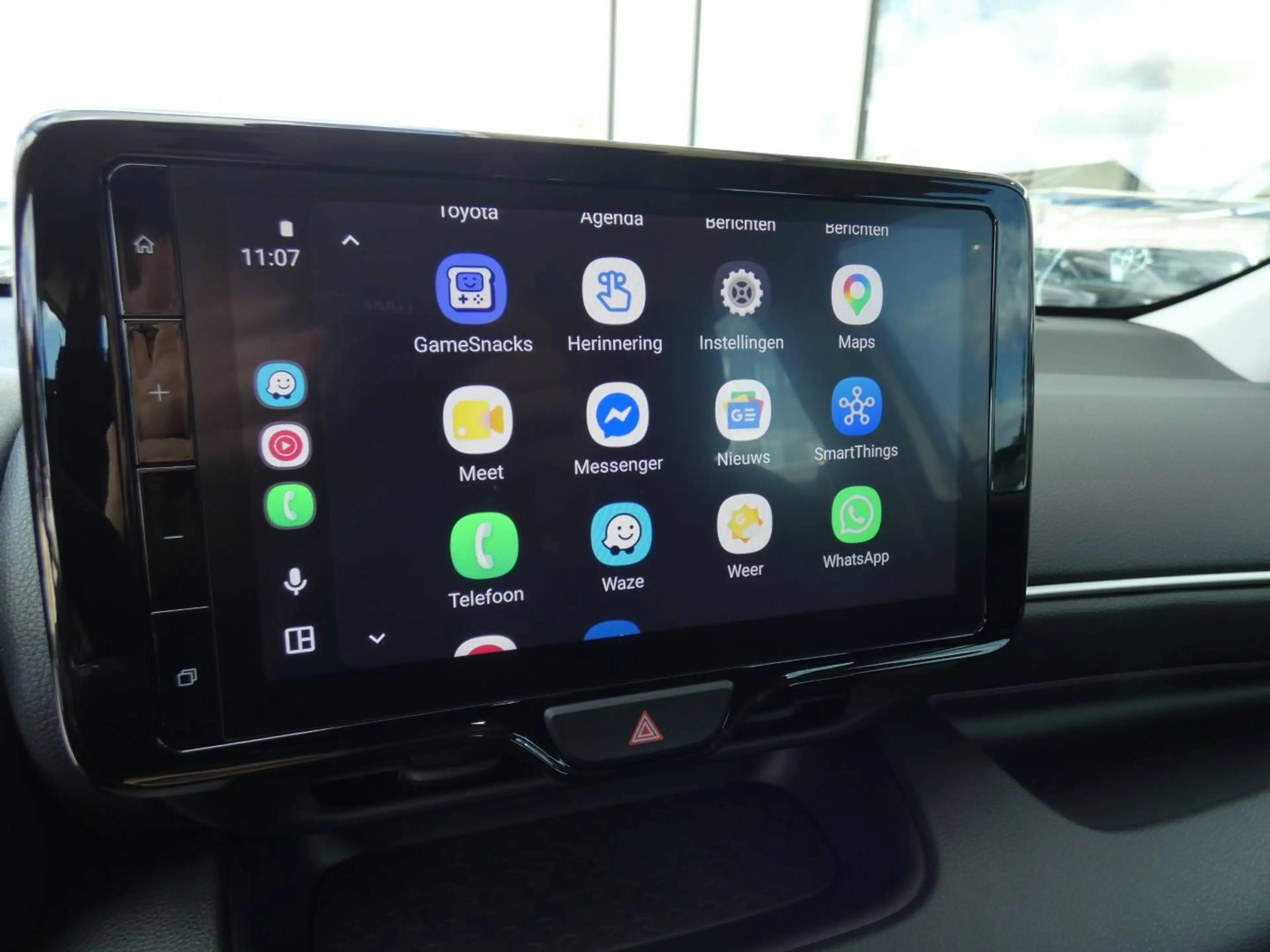 Toyota Yaris Hybrid Dynamic +Apple carplay +Android auto +Parkeercamera +Lichtmetalen velgen +Mistlampen voor *2024* — photo 13