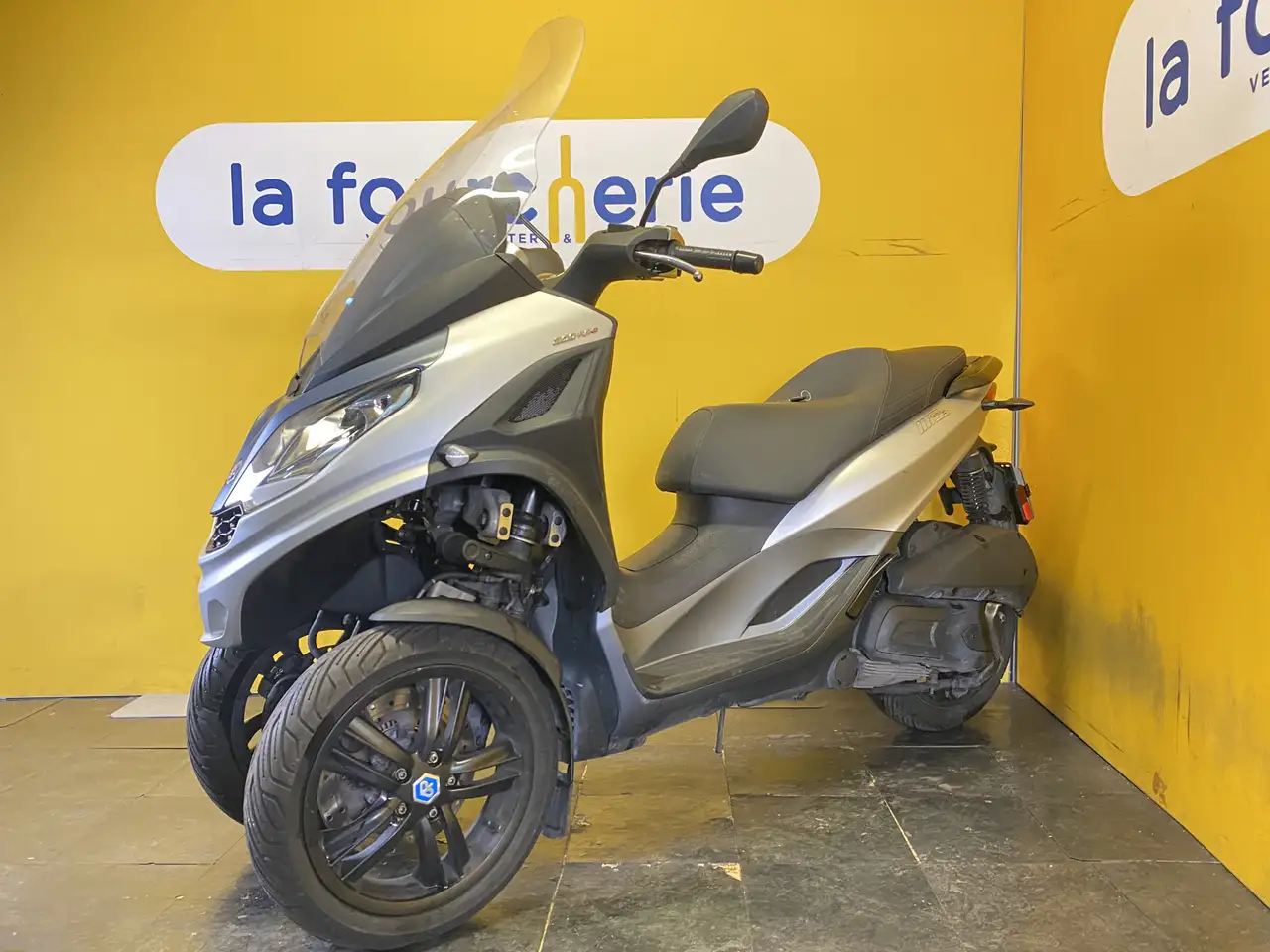 Piaggio MP3 300