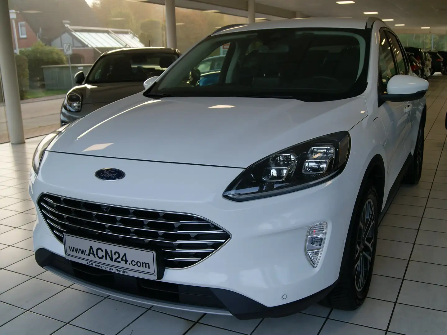 Ford Kuga Titanium X Navi Kameras AHK Weiß - 1