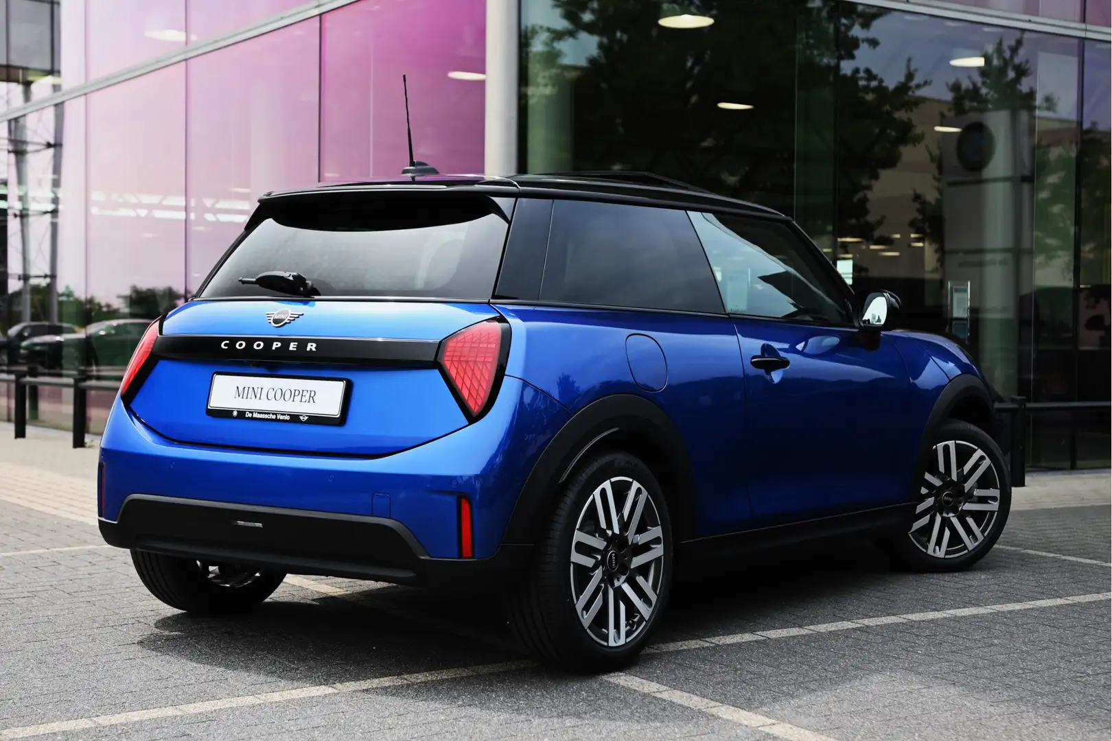 MINI Cooper C Hatchback Automaat / Classic / Pakket M / 17 inch Albastru - 2