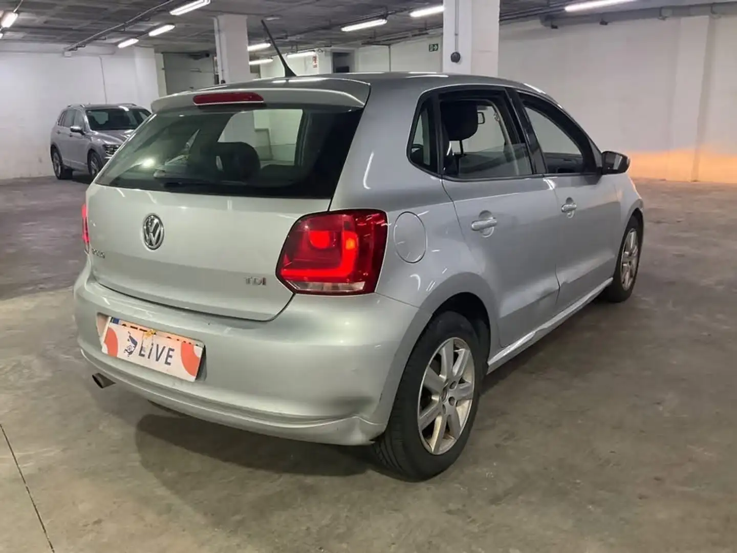 Volkswagen Polo 1.6TDI Sport 90 Plateado - 2