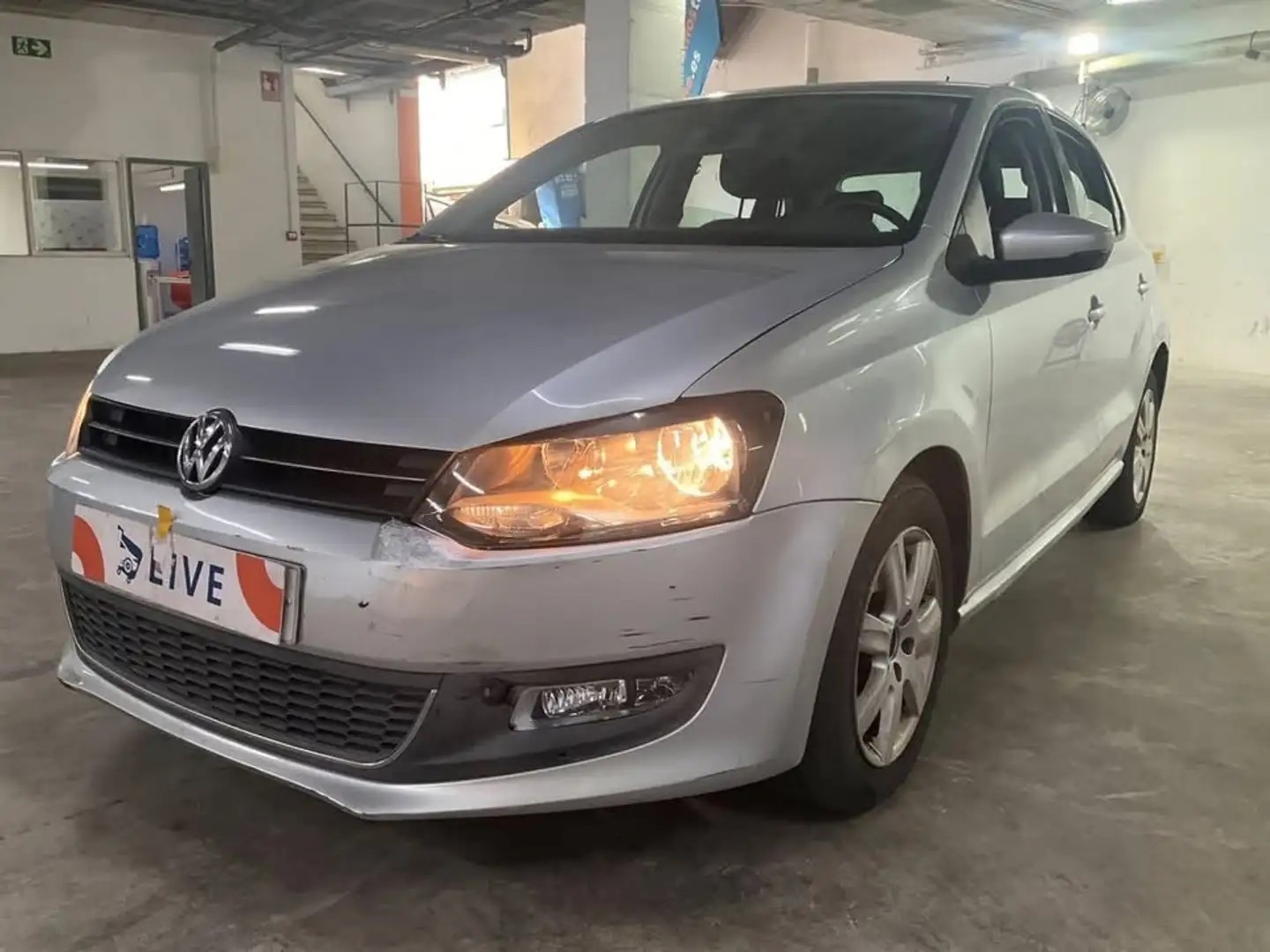 Volkswagen Polo 1.6TDI Sport 90 Plateado - 1