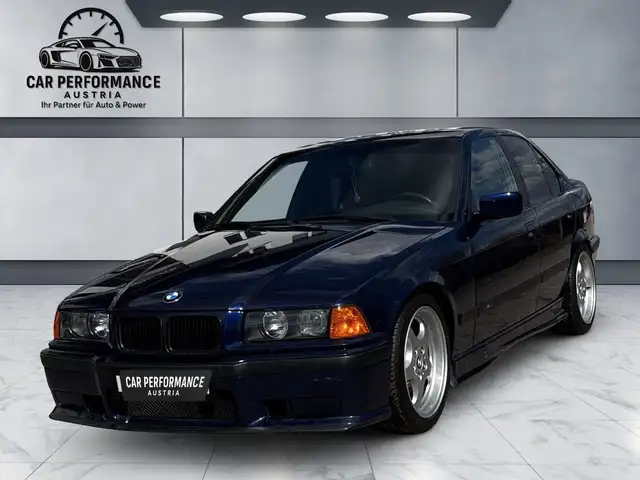 BMW 323 323i