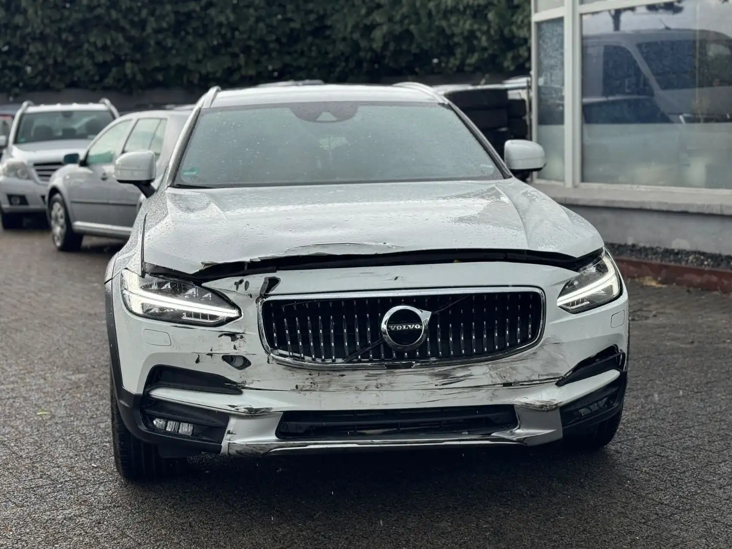 Volvo V90 Cross Country Basis AWD Weiß - 2