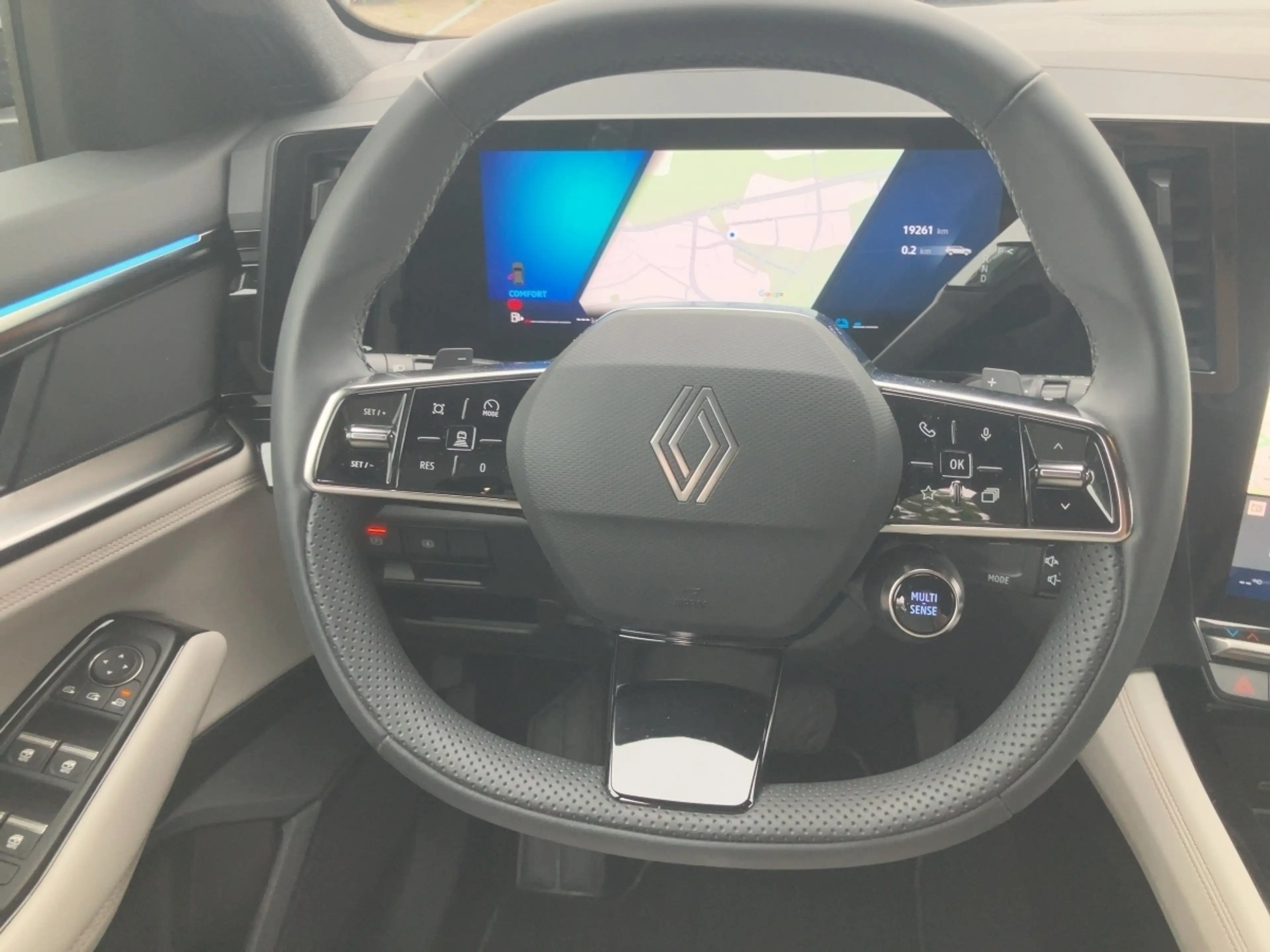 Renault Espace Iconic E-Tech Full Hybrid 200 — photo 10