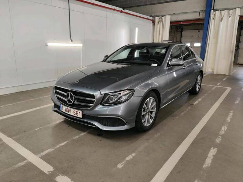 Mercedes-Benz E 200 d Berline Avantgarde *LED-NAVI-CUIR/TISSU SPORT* — photo 2