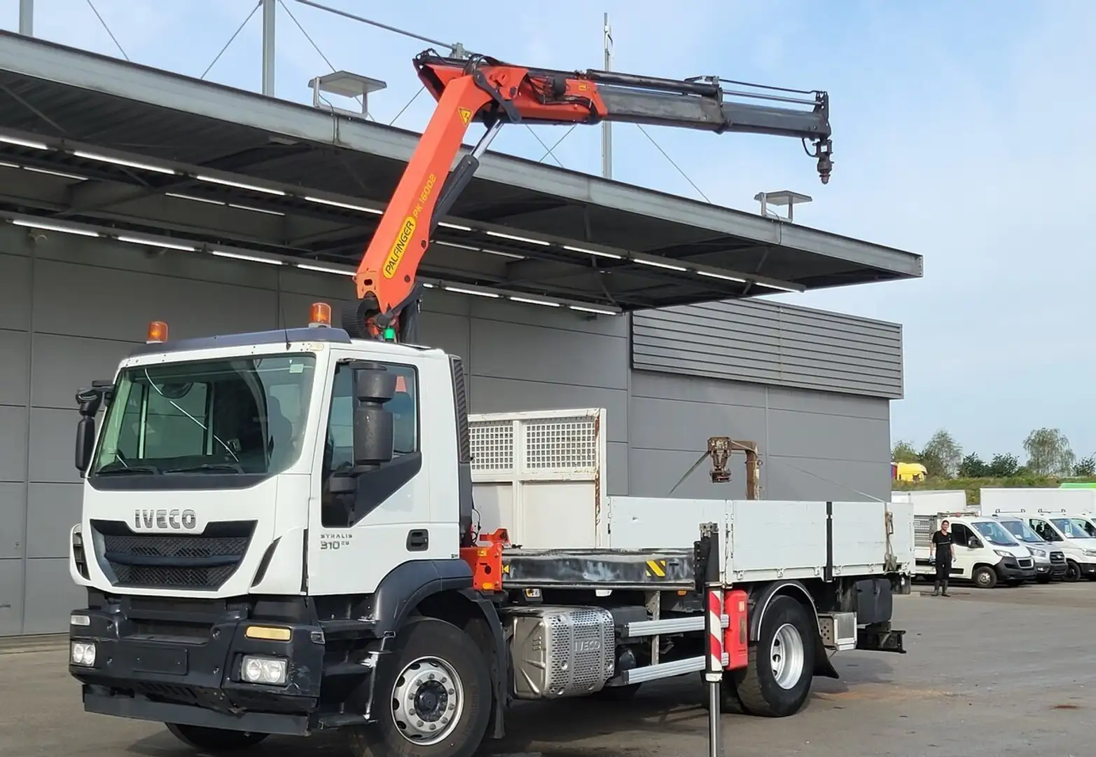 Iveco Iveco Stralis 310 4X2 JRegnault Flatbed trucks Biały - 1