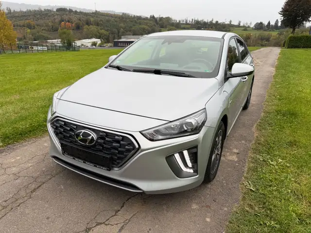 Hyundai IONIQ Trend Plug In Hybrid 1.Hand