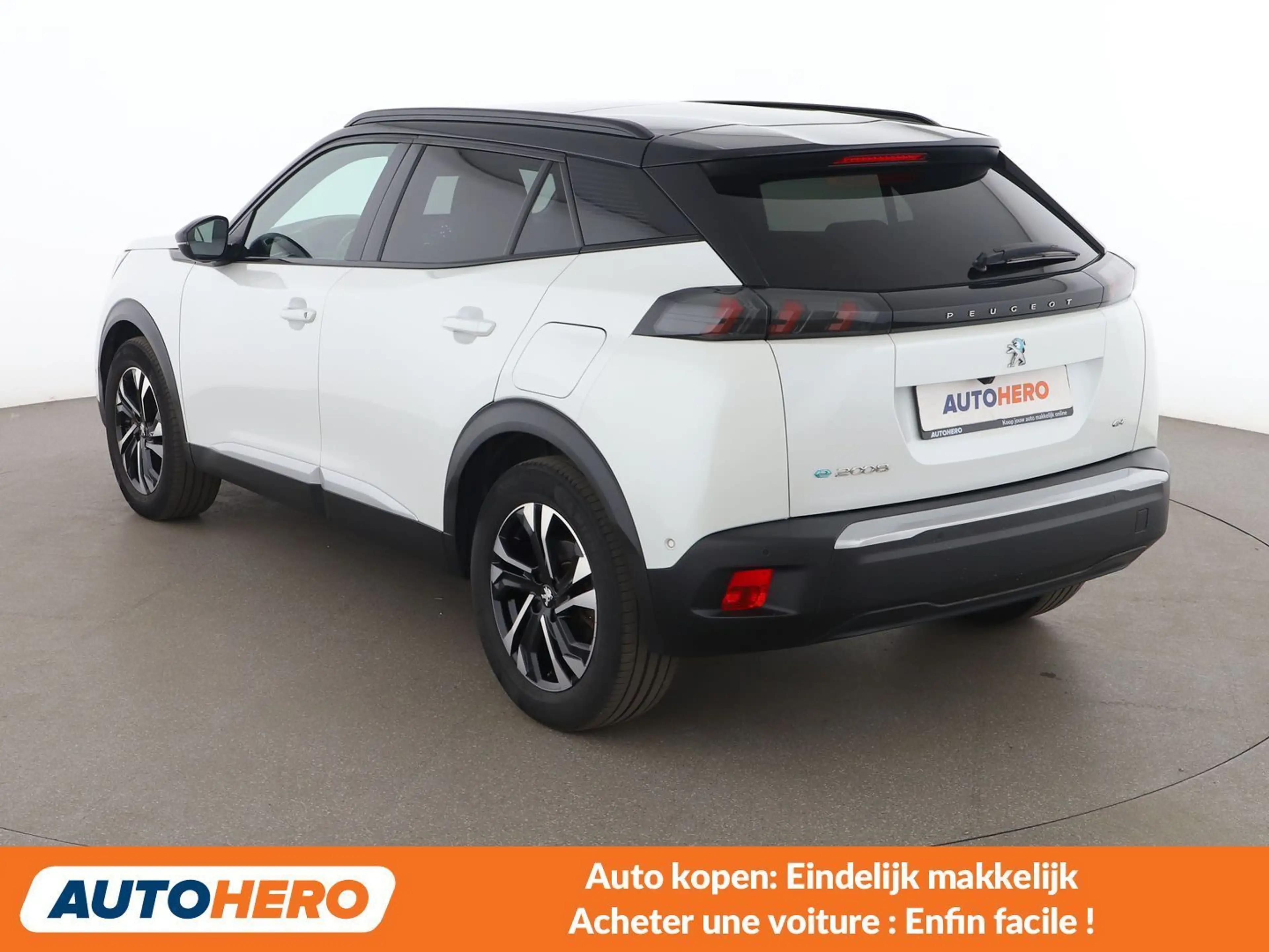 Peugeot e-2008 electric drive 100 kW e GT — photo 4