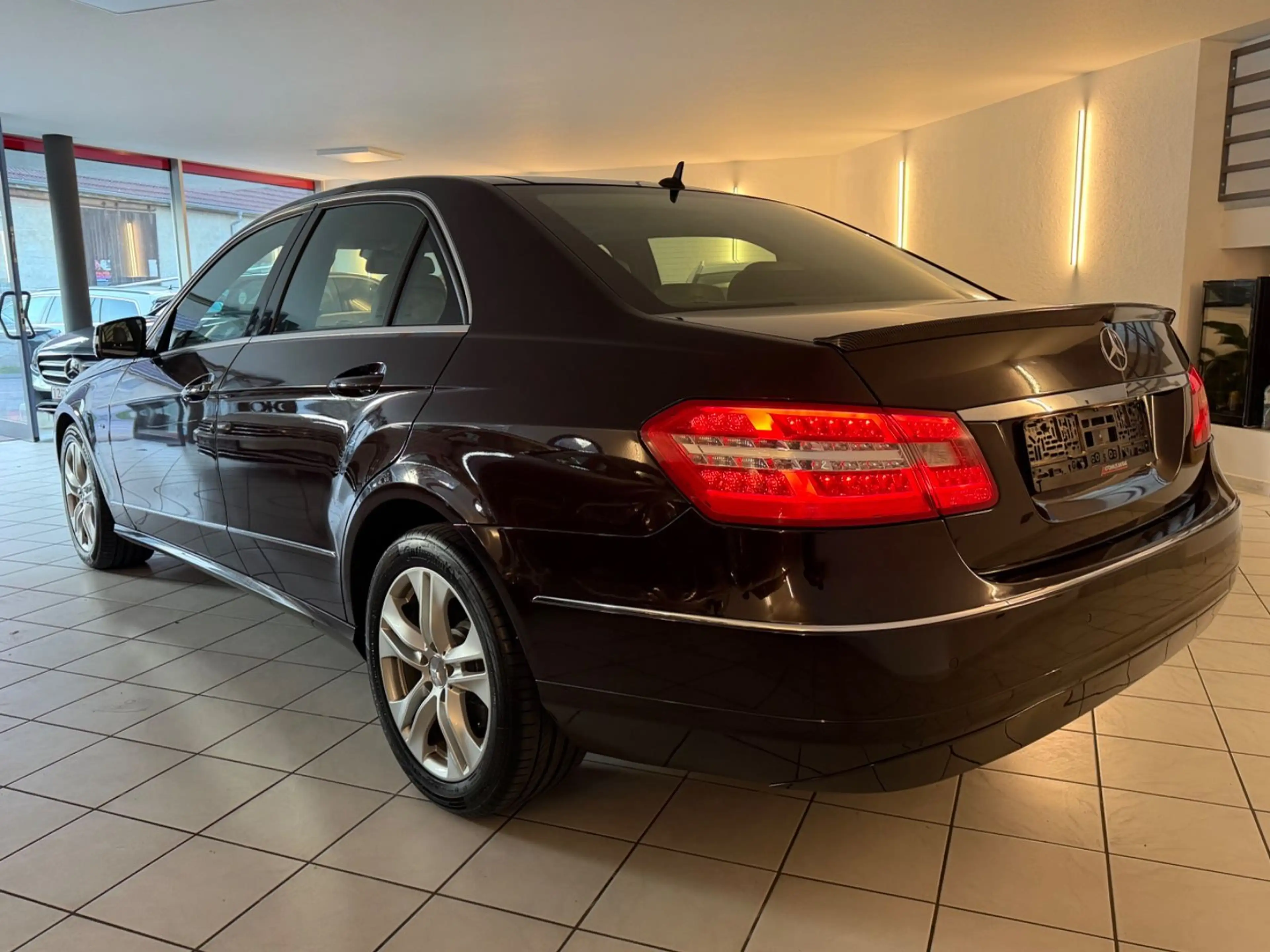 Mercedes-Benz E 250 Limousine,Pano,Xenon,Navi,Automatik,Leder — photo 5