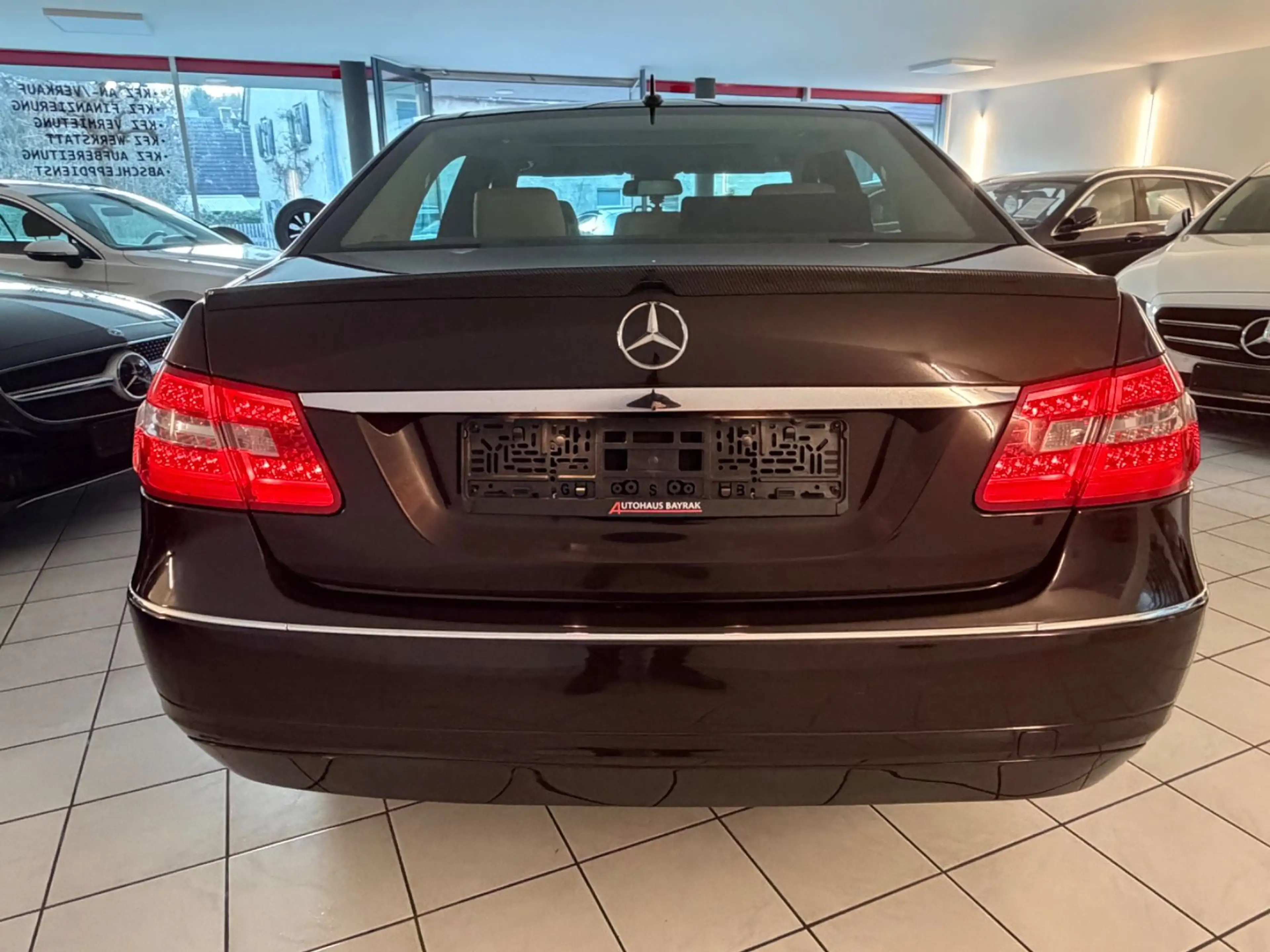 Mercedes-Benz E 250 Limousine,Pano,Xenon,Navi,Automatik,Leder — photo 6