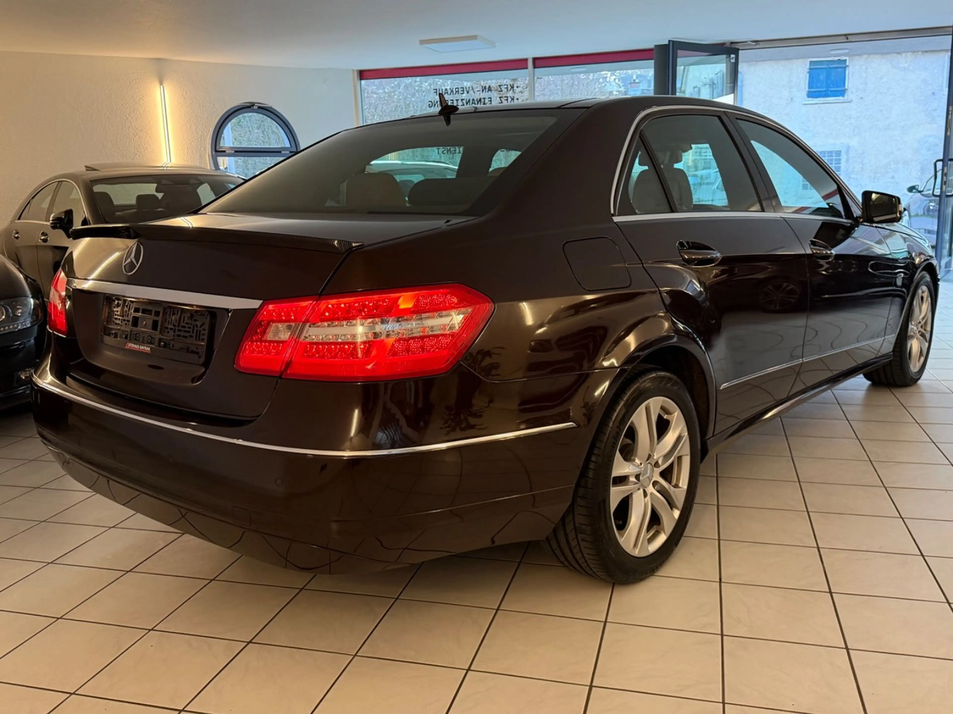 Mercedes-Benz E 250 Limousine,Pano,Xenon,Navi,Automatik,Leder — photo 7