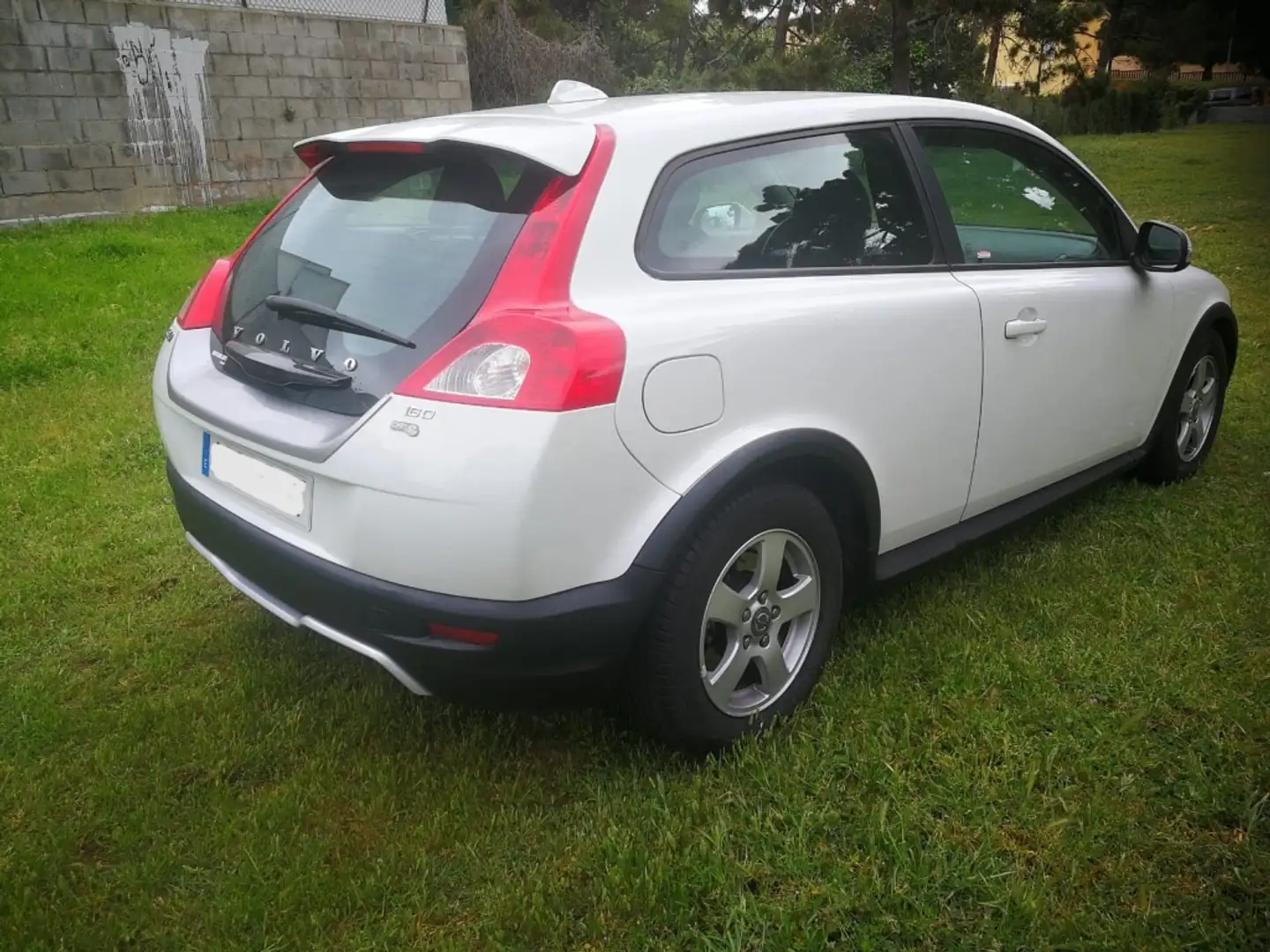 Volvo C30 1.6D DRIVe Kinetic 115 Blanc - 1