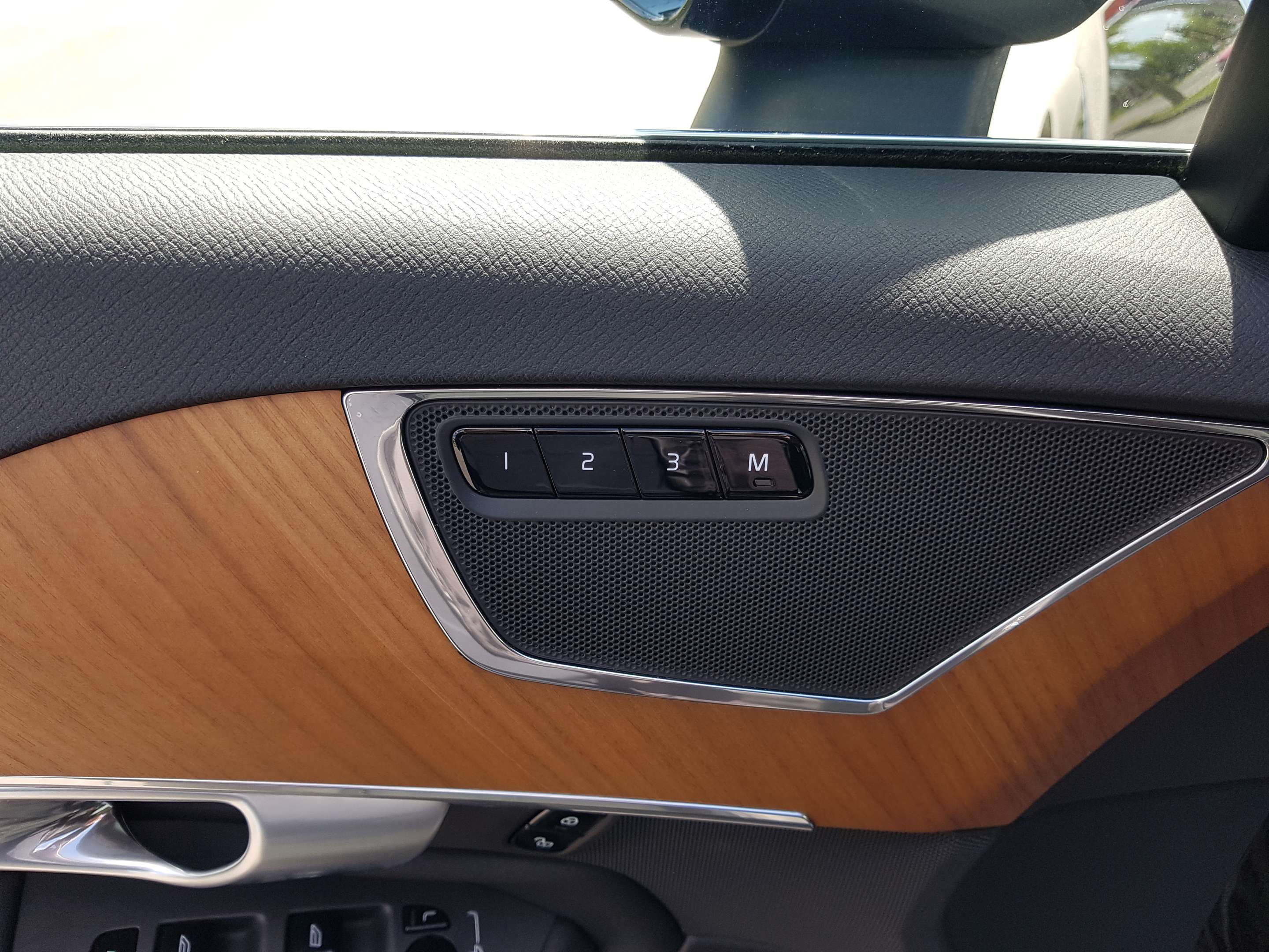 2024 Volvo XC90 T8 eAWD PHEV Plus Bright Theme 7-Seater thumb 41