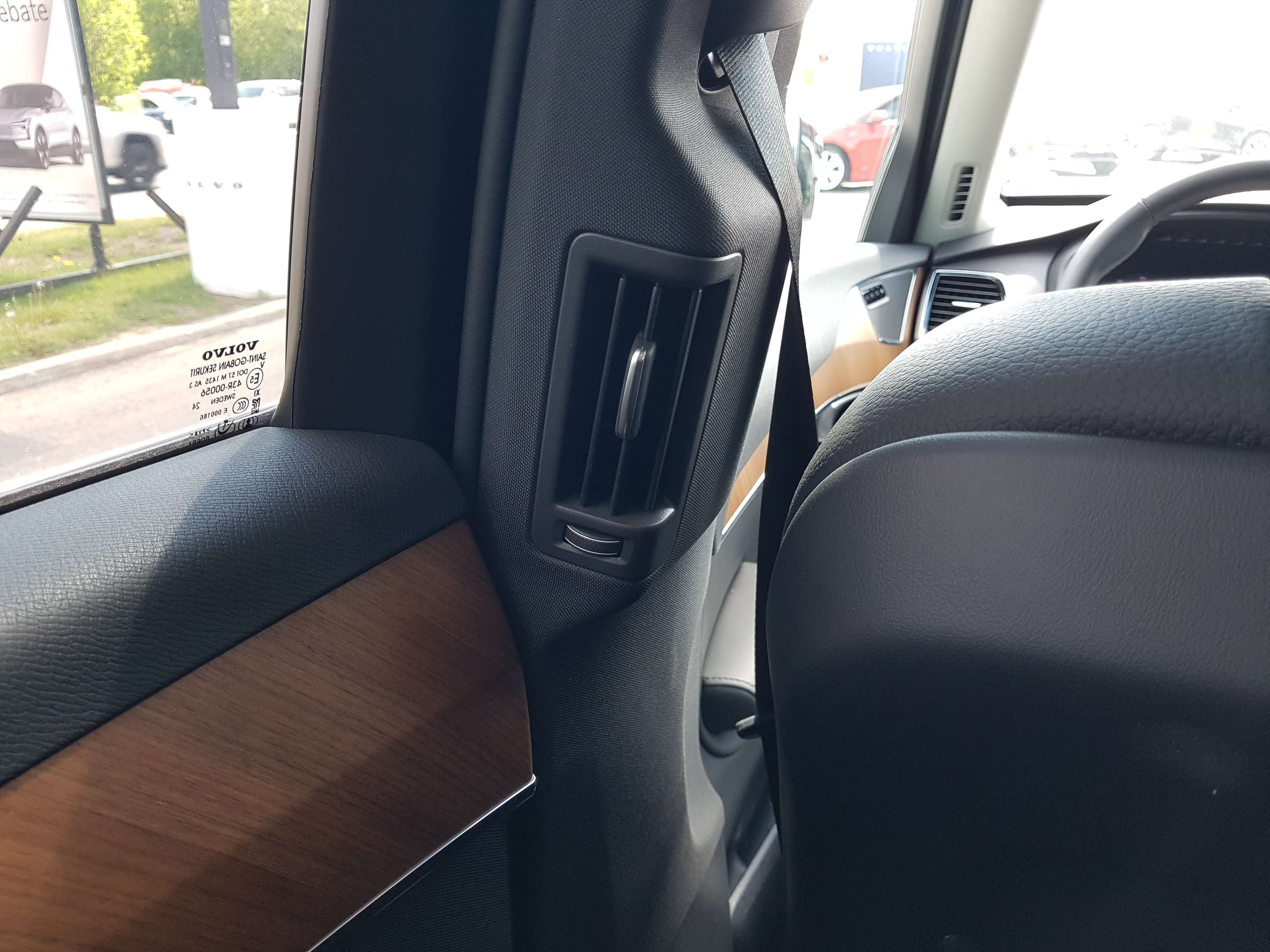 2024 Volvo XC90 T8 eAWD PHEV Plus Bright Theme 7-Seater thumb 24