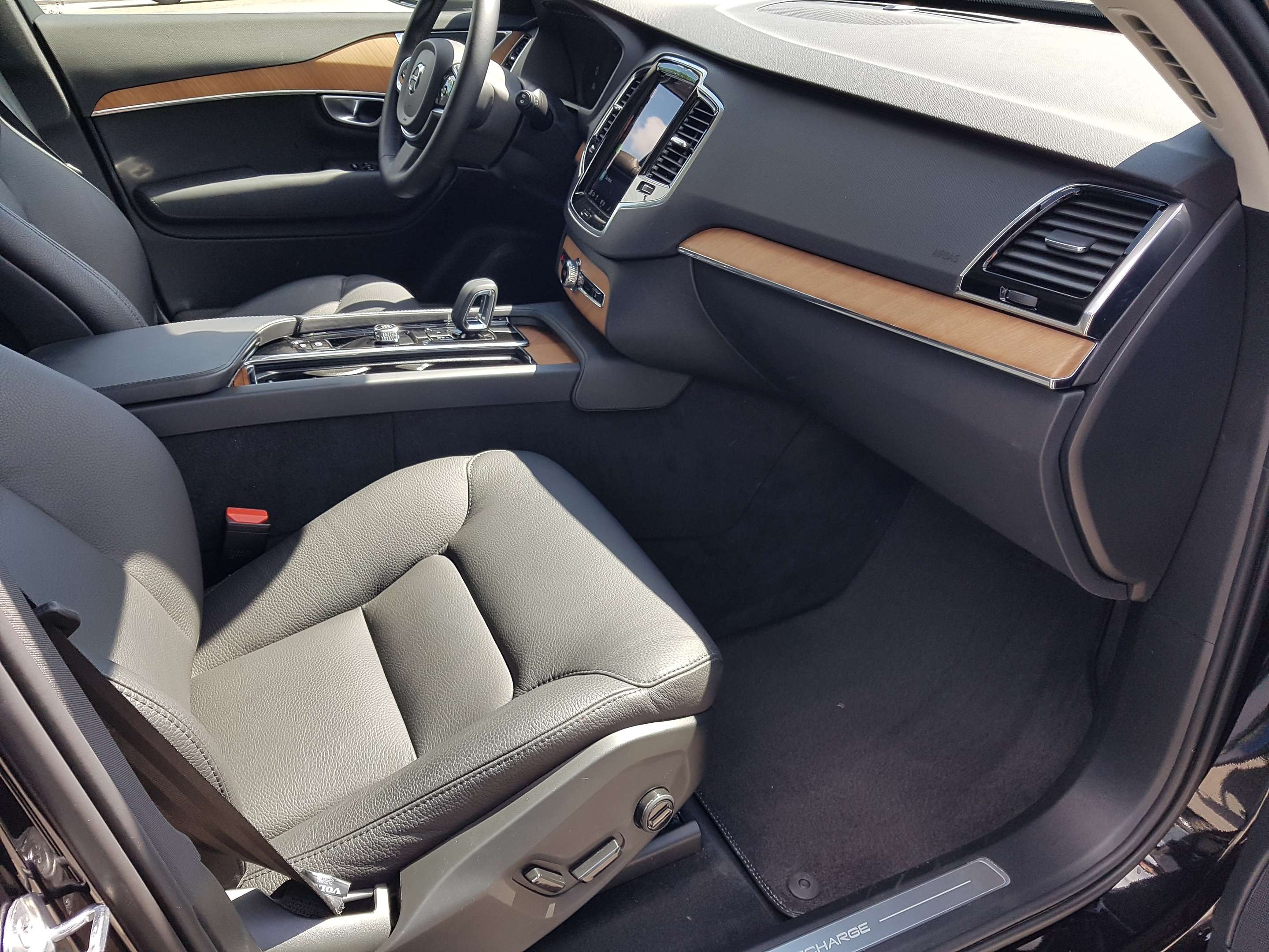 2024 Volvo XC90 T8 eAWD PHEV Plus Bright Theme 7-Seater thumb 19