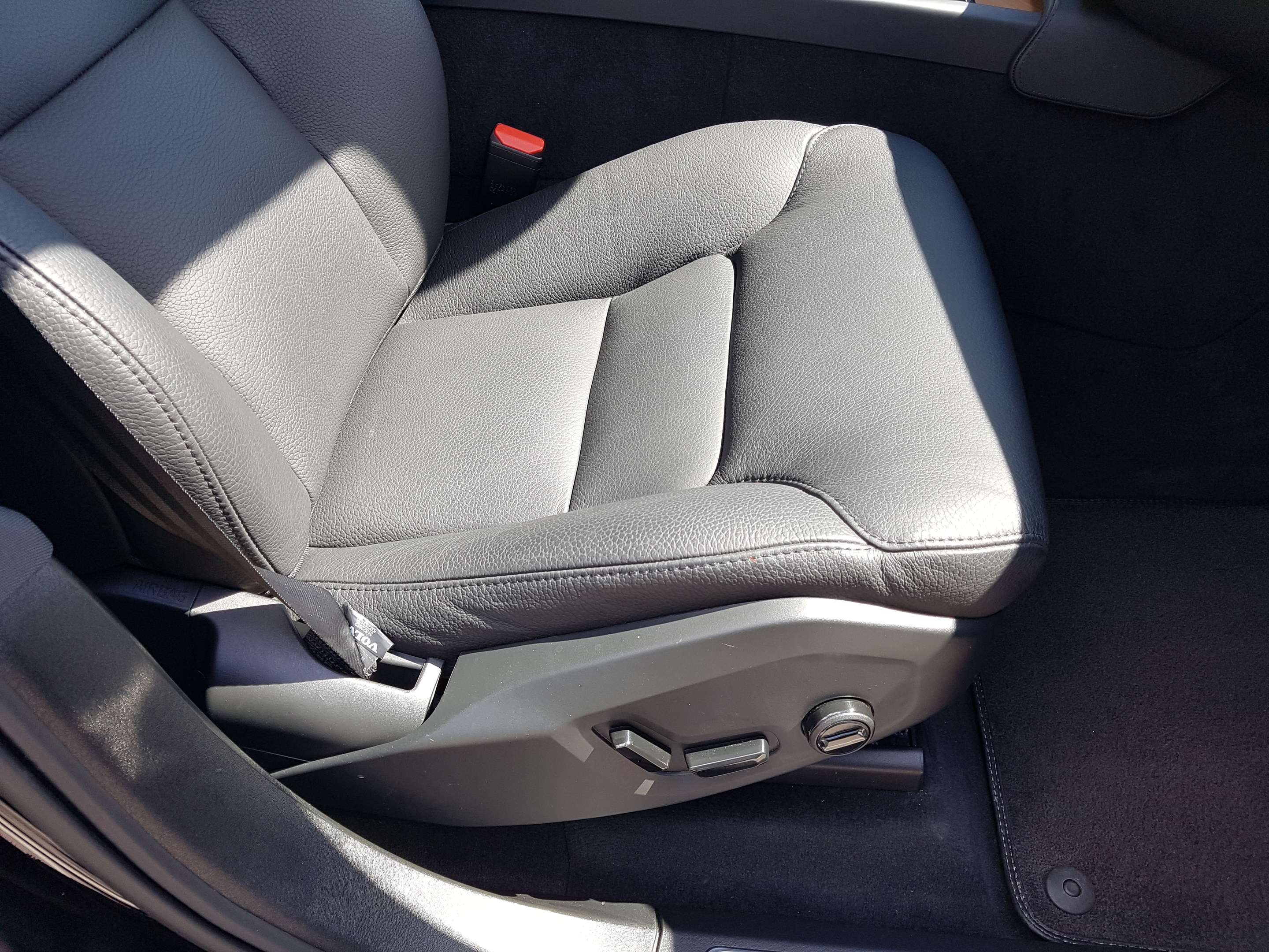 2024 Volvo XC90 T8 eAWD PHEV Plus Bright Theme 7-Seater thumb 20