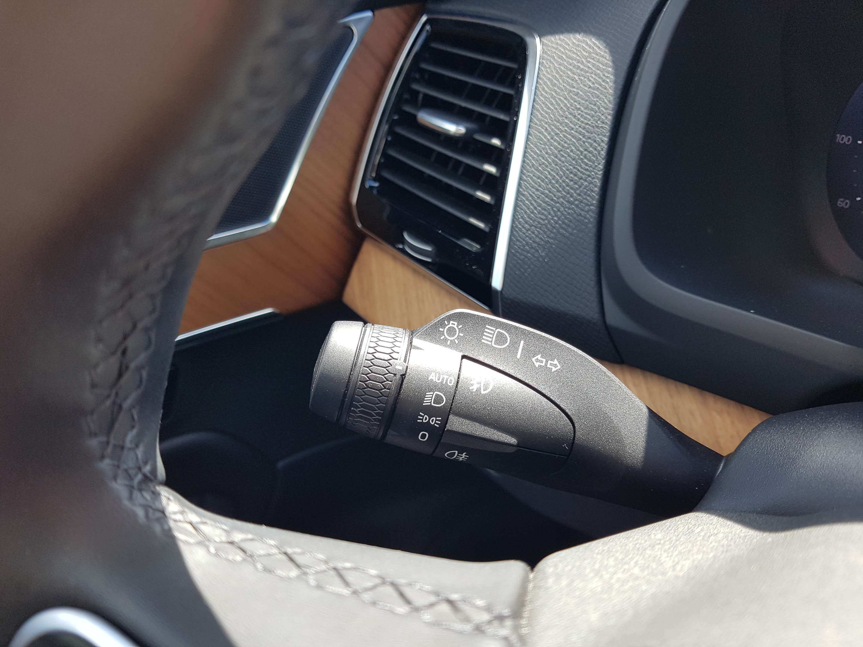 2024 Volvo XC90 T8 eAWD PHEV Plus Bright Theme 7-Seater thumb 47