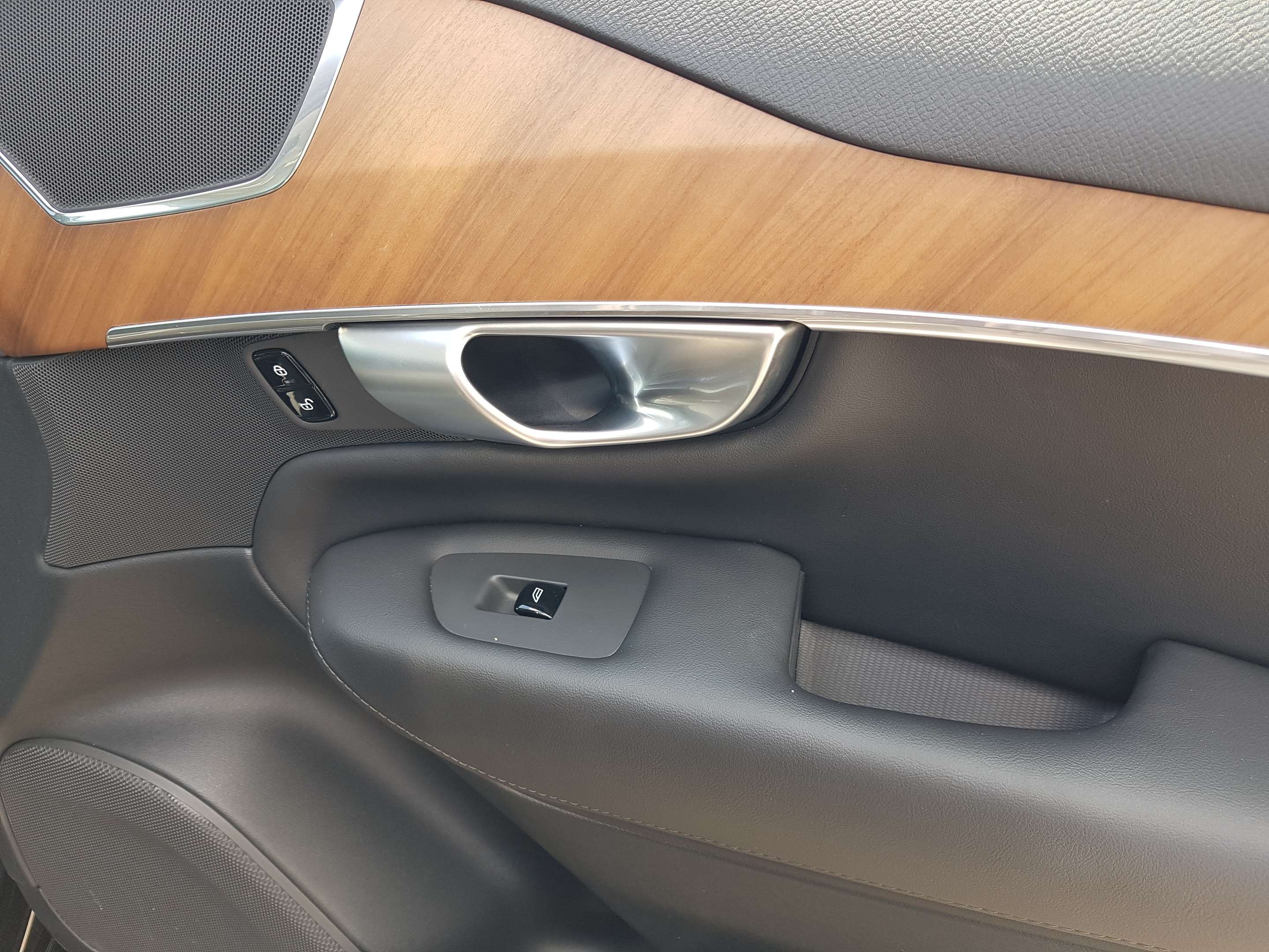 2024 Volvo XC90 T8 eAWD PHEV Plus Bright Theme 7-Seater thumb 22