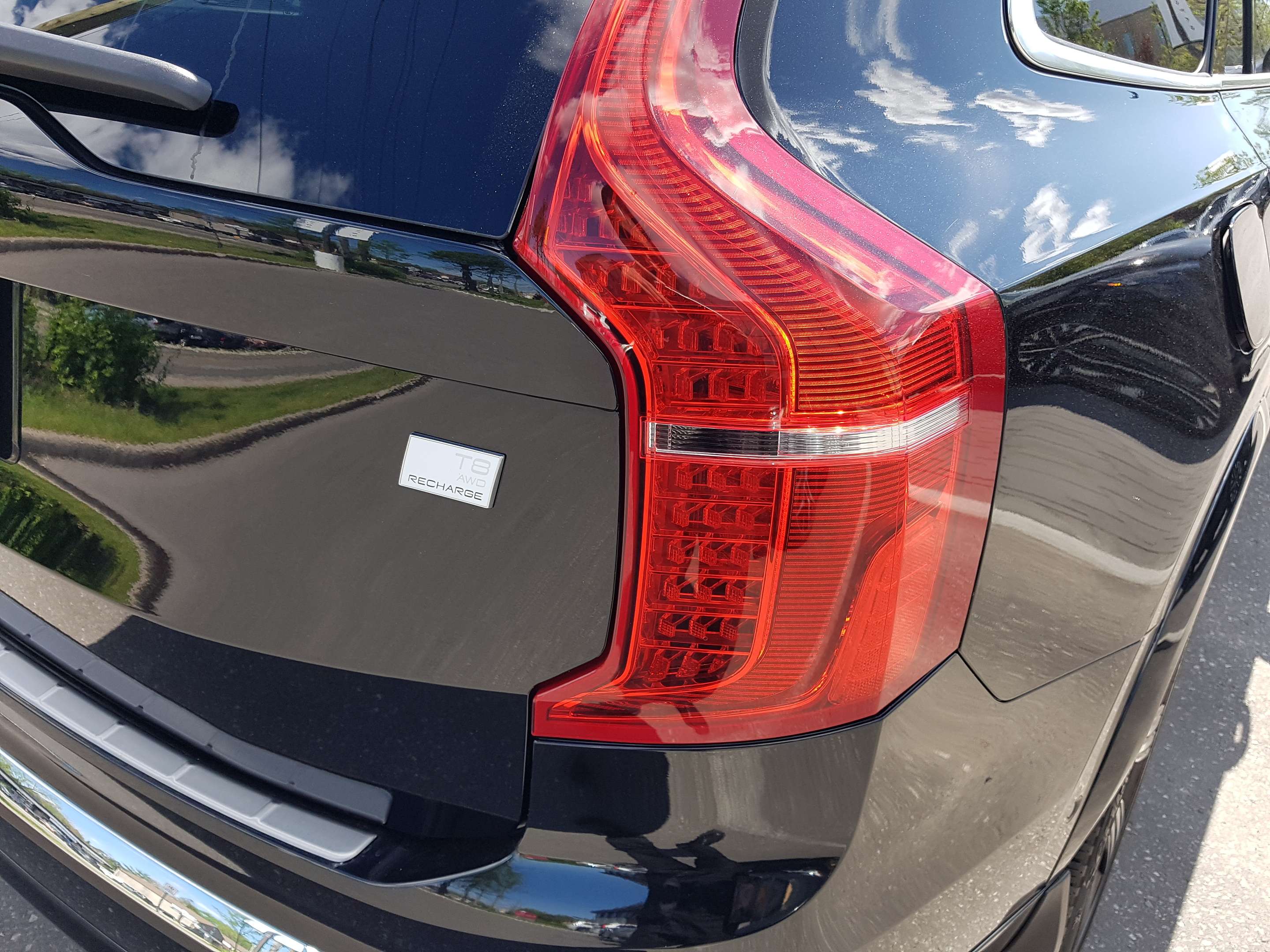 2024 Volvo XC90 T8 eAWD PHEV Plus Bright Theme 7-Seater thumb 10