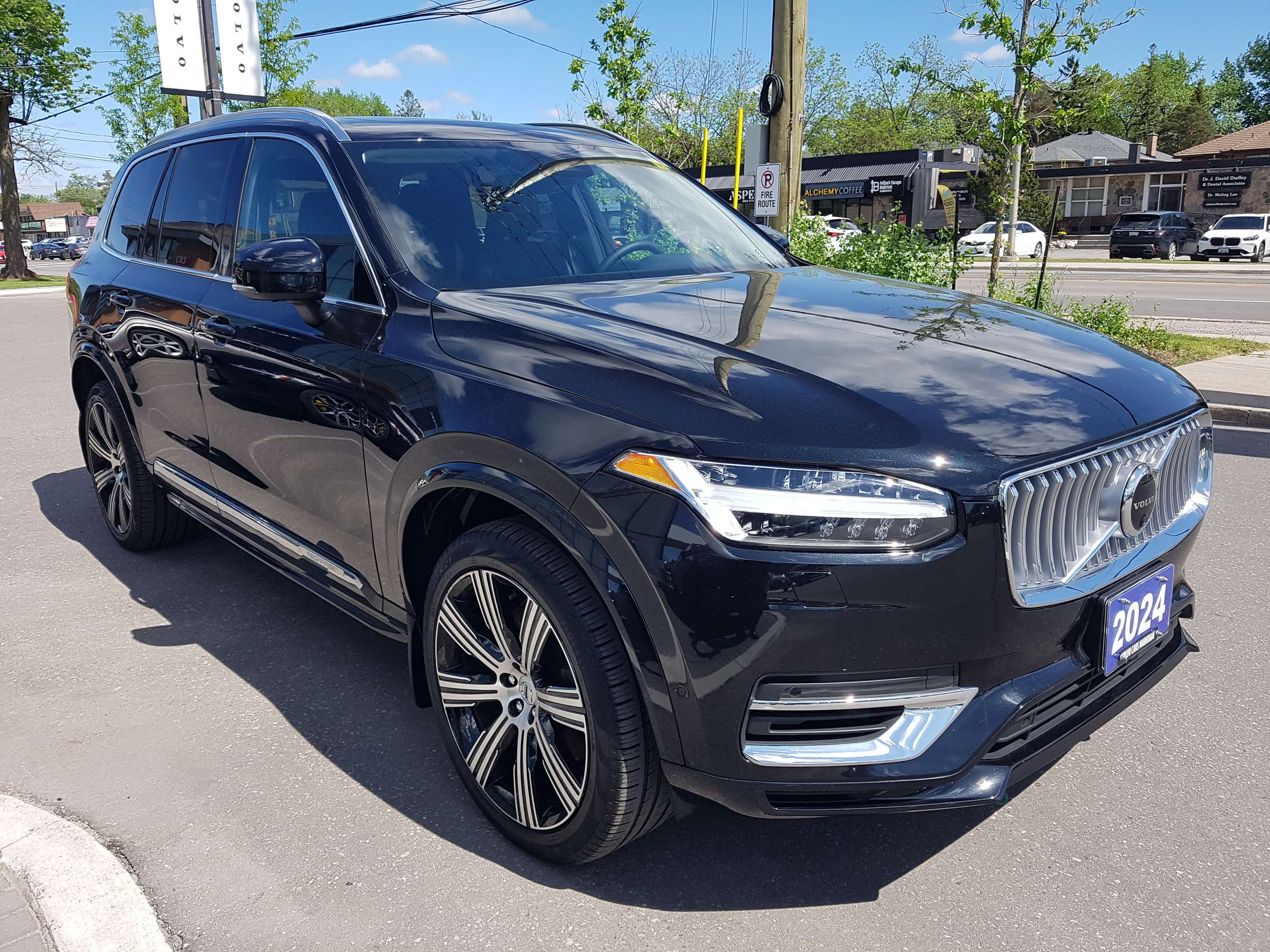 2024 Volvo XC90 T8 eAWD PHEV Plus Bright Theme 7-Seater alt 5