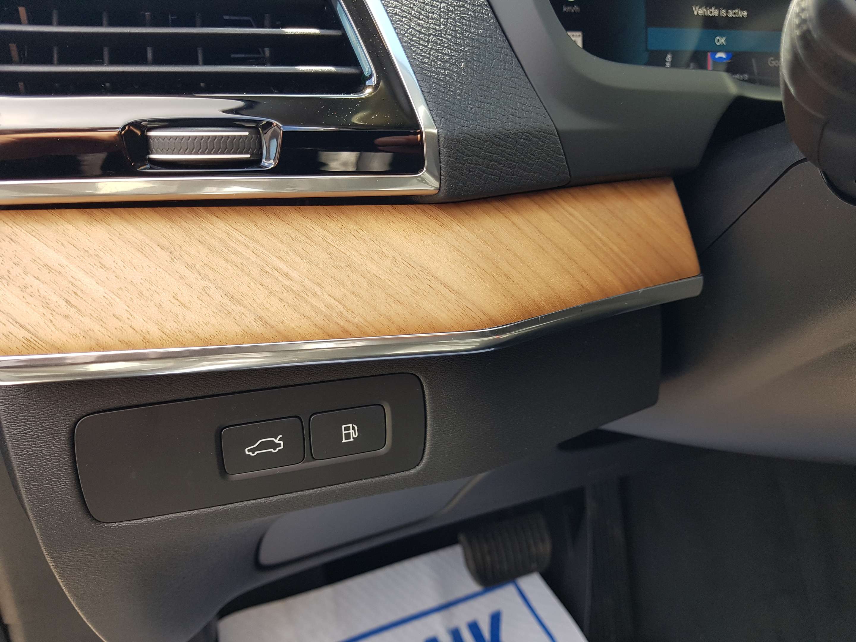 2024 Volvo XC90 T8 eAWD PHEV Plus Bright Theme 7-Seater thumb 42