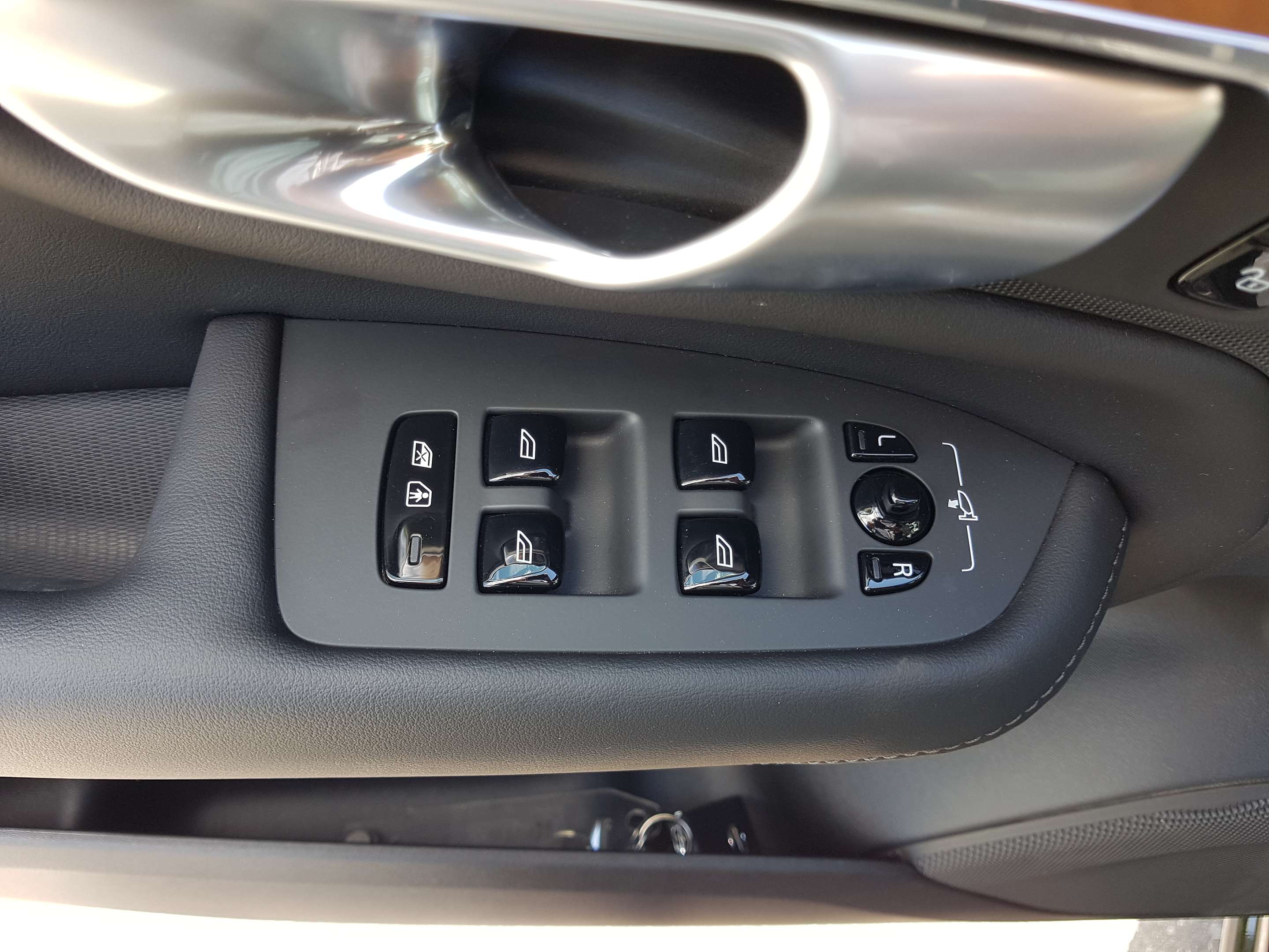 2024 Volvo XC90 T8 eAWD PHEV Plus Bright Theme 7-Seater thumb 40