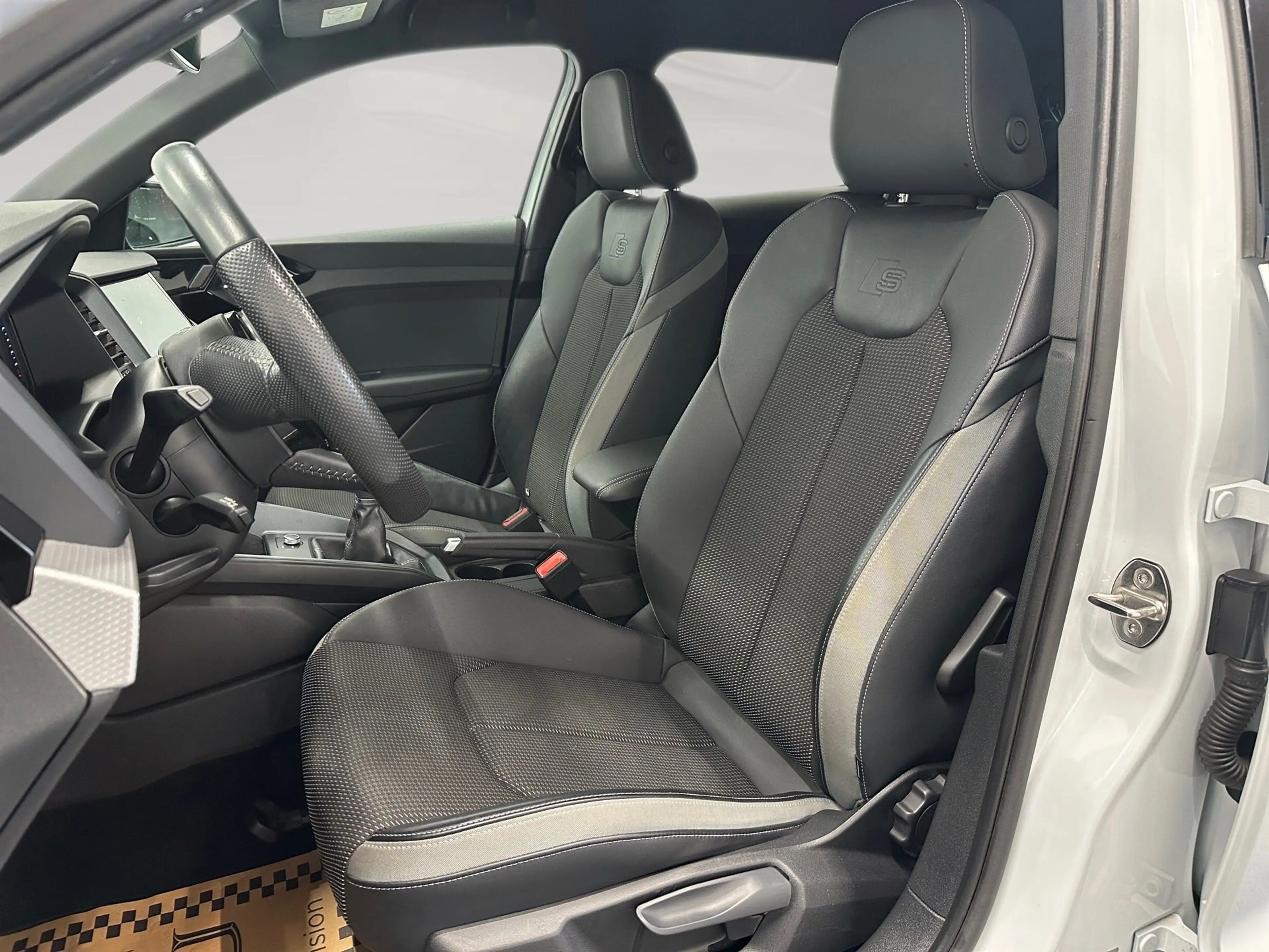 Audi A1 30 TFSI 3x S-line  ab ca. 163€ monatlich — photo 19