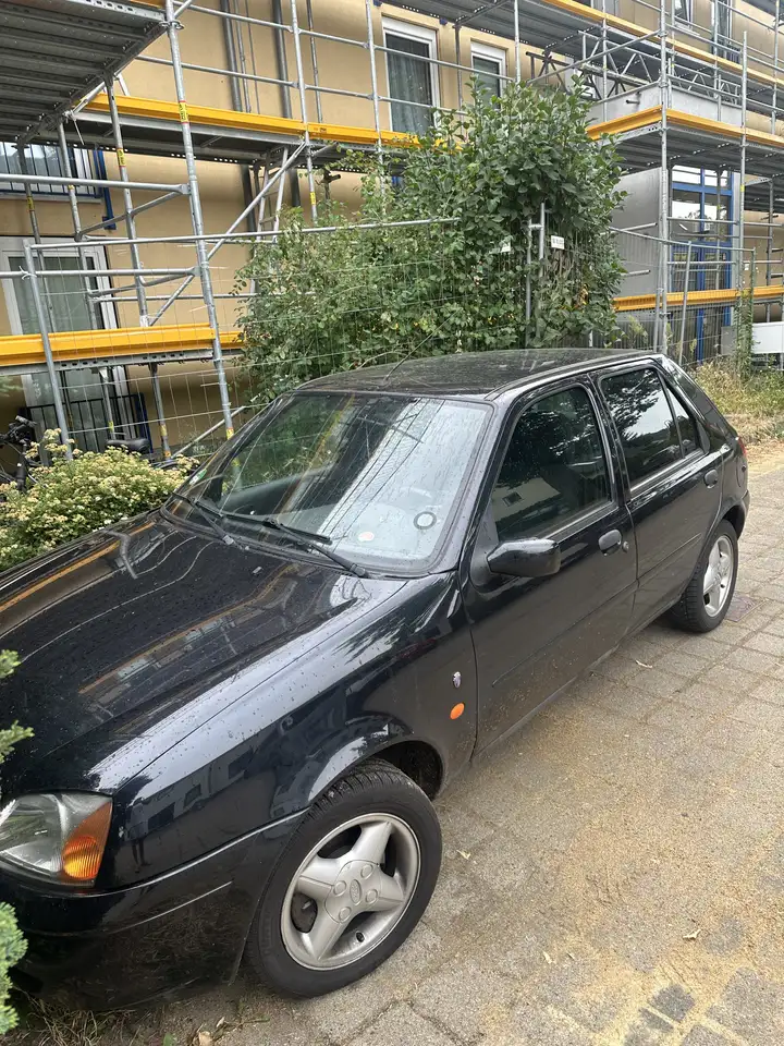 Ford Fiesta Futura 2, foto 1