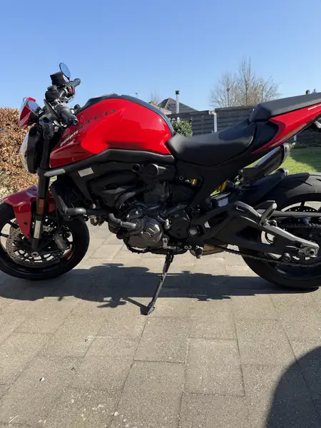 Ducati Monster 937