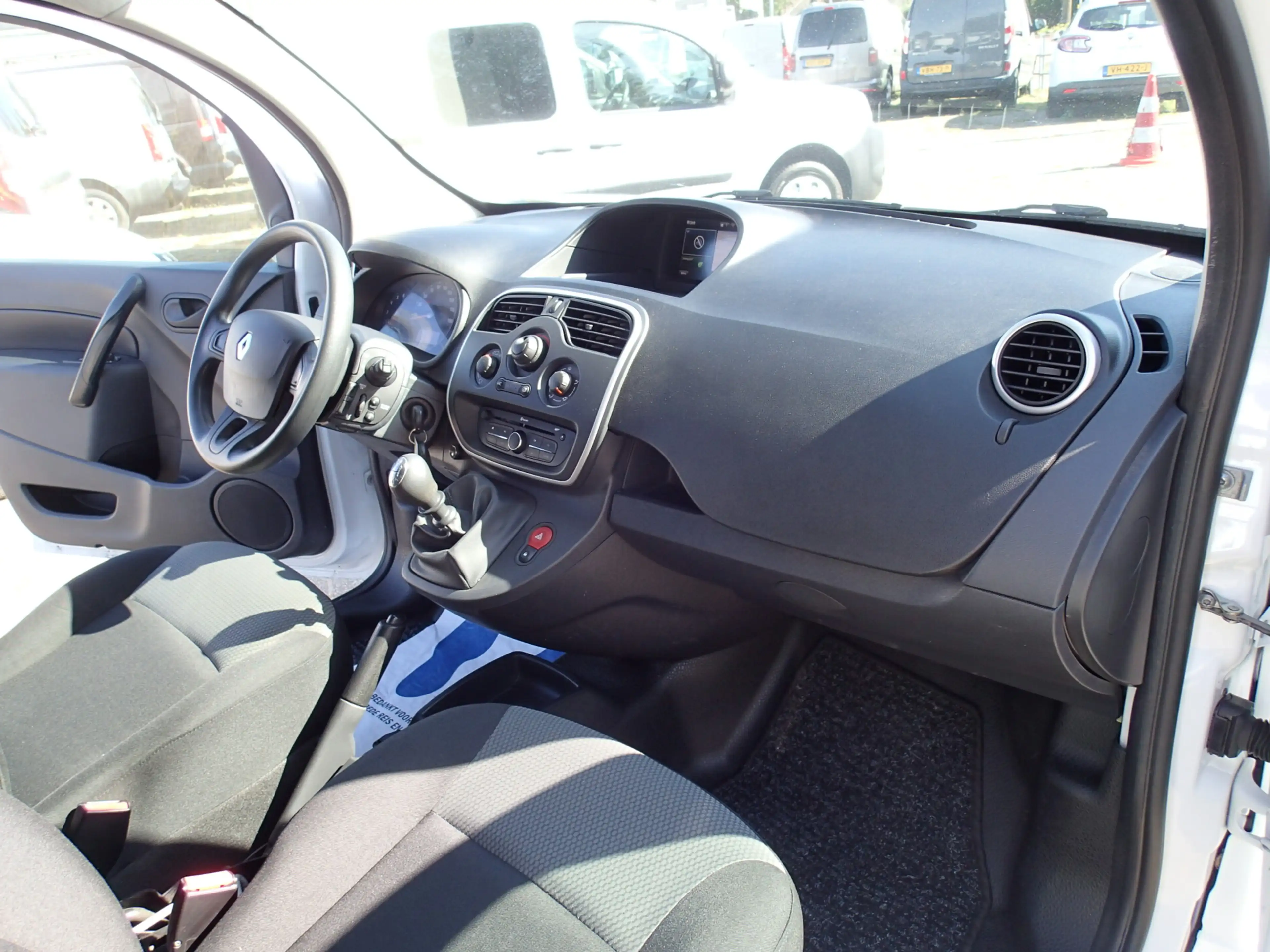Renault Kangoo 1.5 Blue dCi 95 Comfort Maxi — photo 22