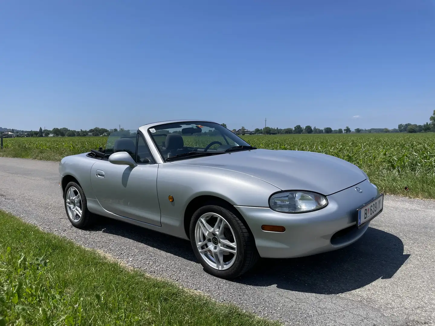 Mazda MX-5 1,6i-16V Silber - 1