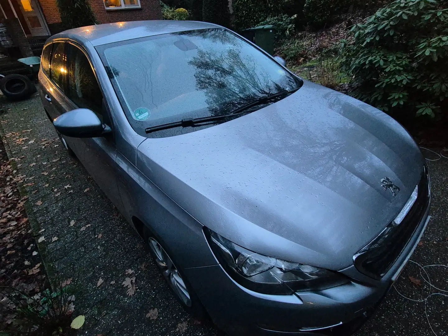 Peugeot 308 308 1.6 BlueHDI BL Pack Trekhaak CC Clima Navi Grijs - 2