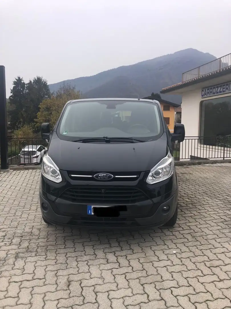 Ford Tourneo Custom - 1