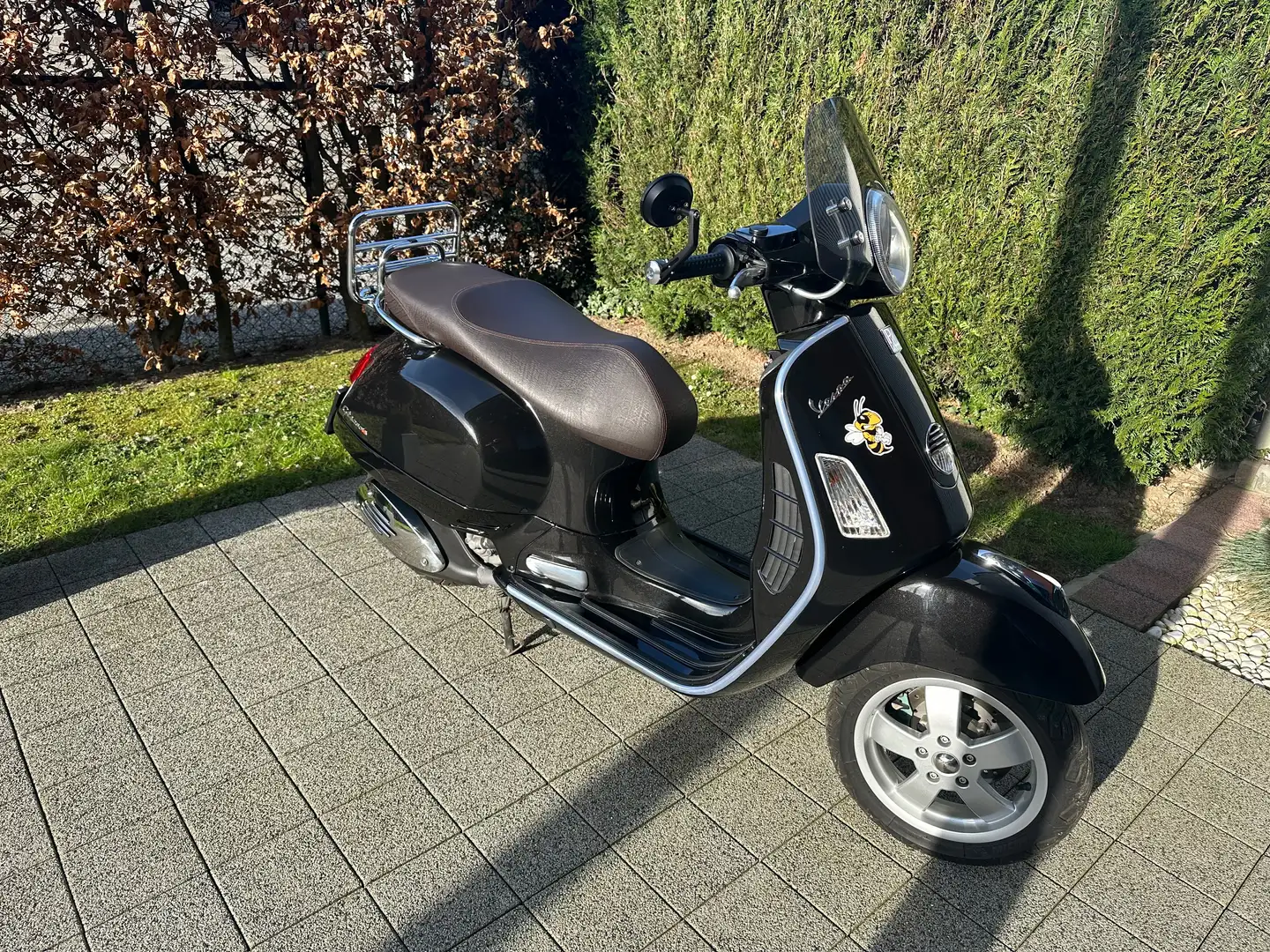 Piaggio GTS 250 GTS250ie crna - 2